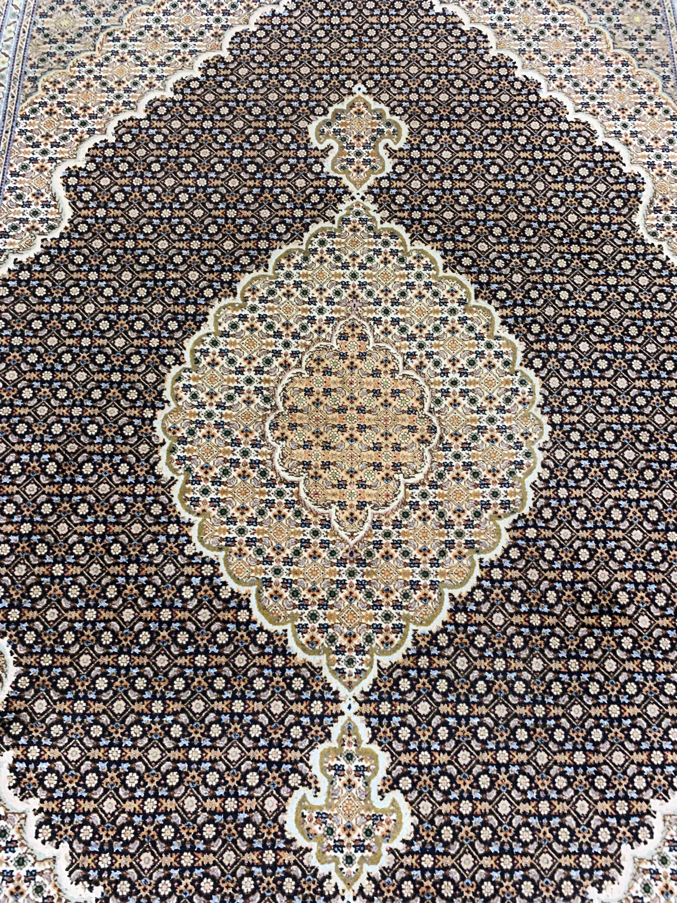Detail d: Täbriz fein(50 Raj), Persien, Mitte 20.Jhd,Korkwolle mit Seide, ca. 200 x 150 cm, ca. 500.000 Kn/qm, EHZ: 2