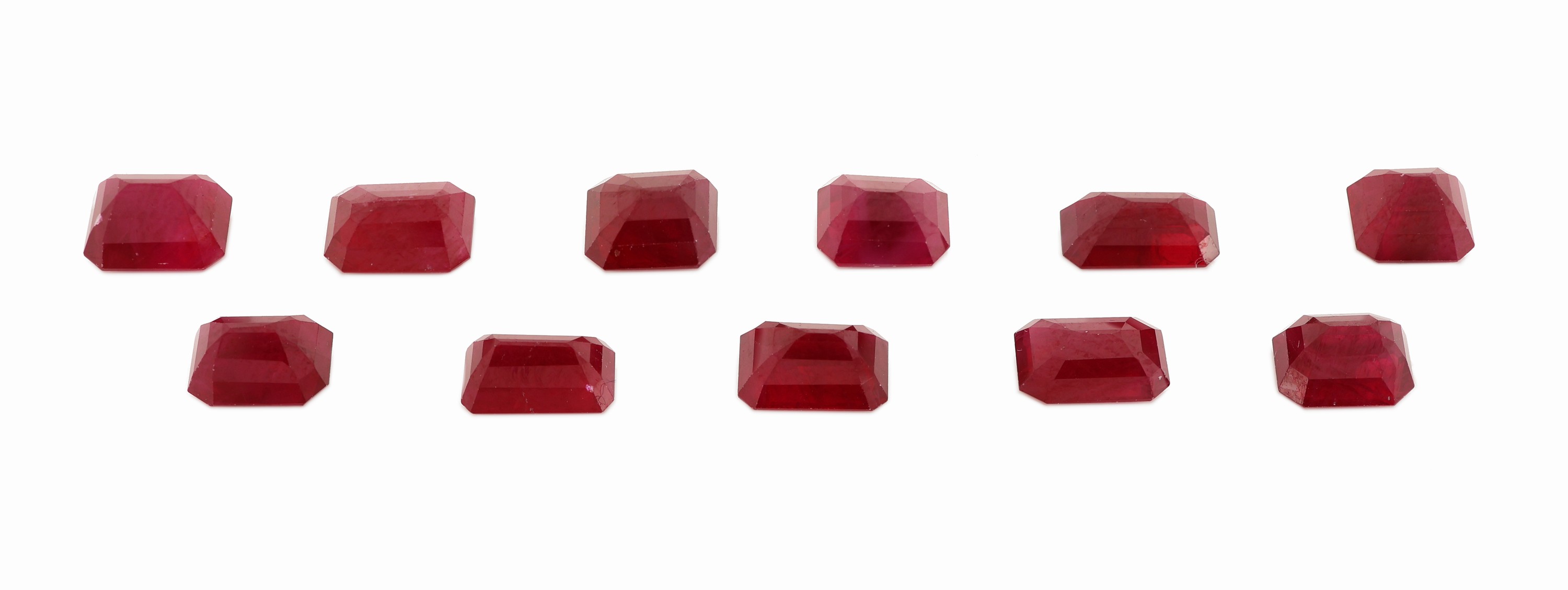 Detail a: Lot lose Rubine (beh.), zus. ca. 11.51 ct, oktogonaler Treppenschliff in versch. Größen und Farbnuancen, Ausfassware