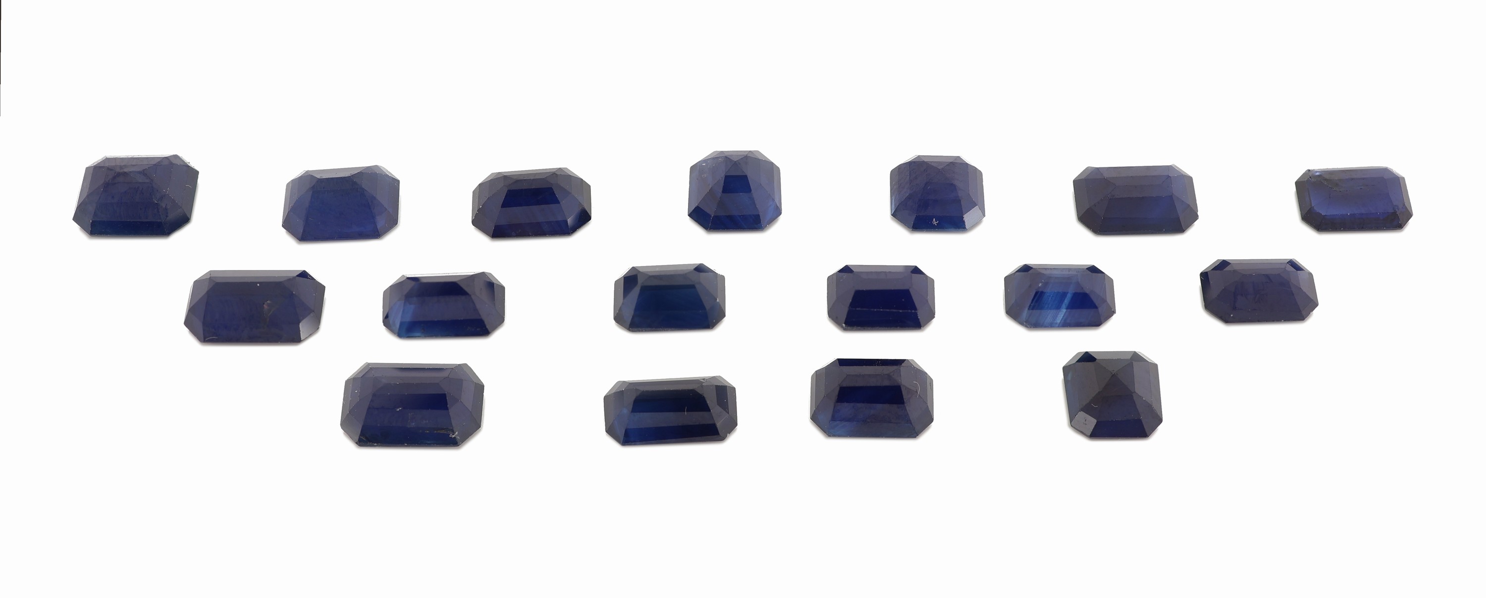 Detail a: Lot lose Saphire, zus. ca. 10.46 ct, Treppenschliff in versch. Größen und Farbnuancen, Ausfassware