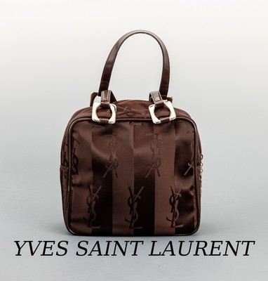 Image YVES SAINT LAURENT Handtasche, braunes Nylon, changierend, Monturen und YSL Anhänger ...