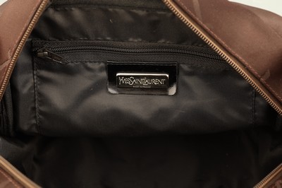 26975456a - YVES SAINT LAURENT Handtasche, braunes Nylon, changierend, Monturen und YSL Anhänger ...