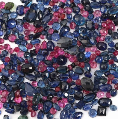 26975486a - Lot lose Farbsteine, zus. ca. 38.11 ct, Rubineund Saphire in versch. Größen, ...