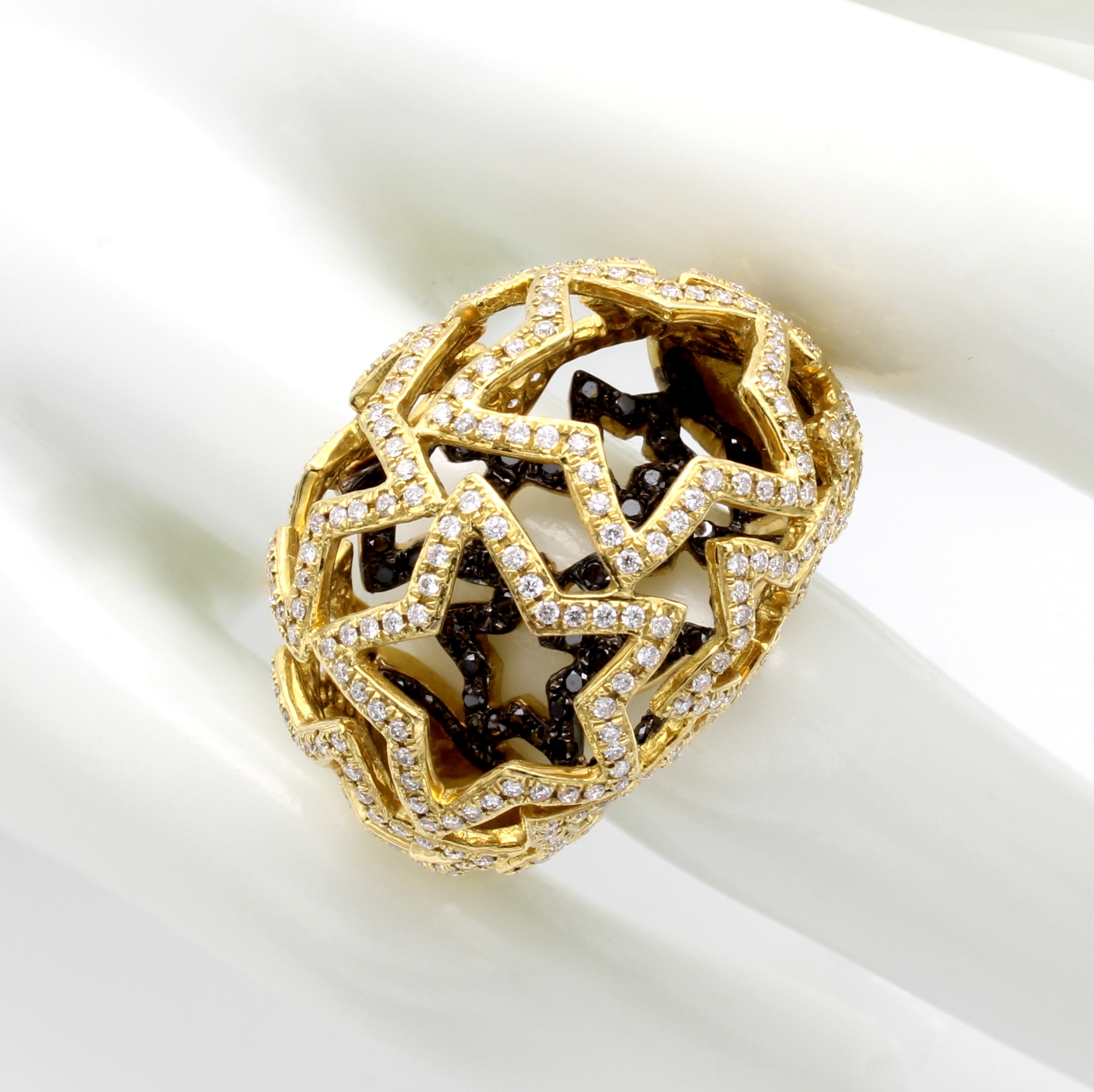 Image 26975551 - Ring ´Sterne´ mit Diamanten und Brillanten, GG 750/000, konvexer, hohler Ringkopf mit ...