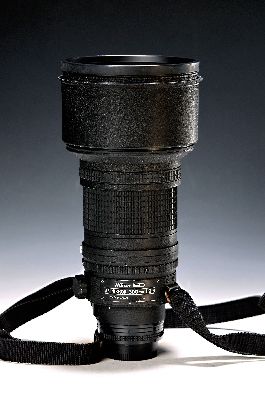 Image 26975544 - Teleobjektiv Nikkor ED AF 300mm, 1:2.8, für Nikon F, mit Streulichtblende, mit ...