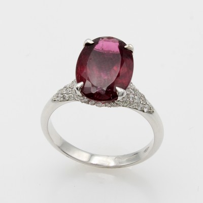 26975564a - Ring mit Rubellit und Brillanten, WG 585/ 000, ovaler, fac. Rubellit ca. 4.03 ct, ...