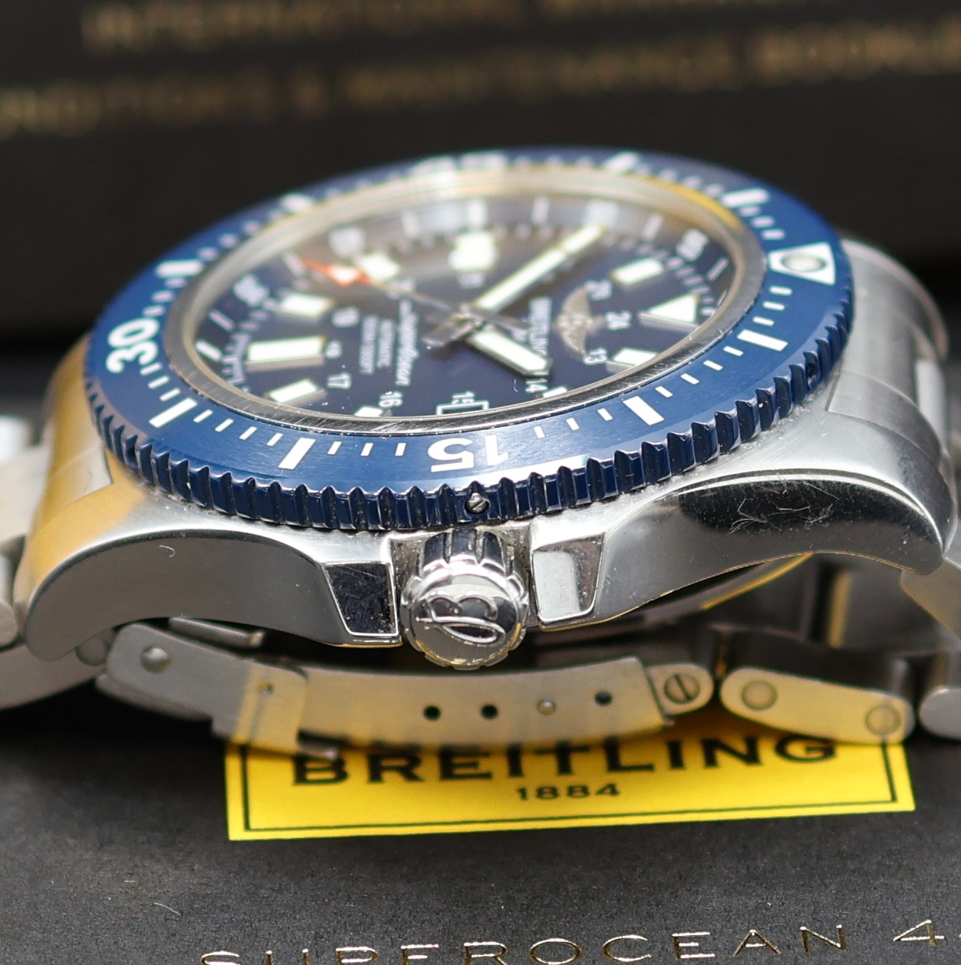 Detail d: BREITLING Superocean Herrenarmbanduhr in Referenz Y17393, Schweiz verk. lt. Pap. 09/2018, Automatik, Edelstahlgeh. inkl. orig. Stahlband m. ...