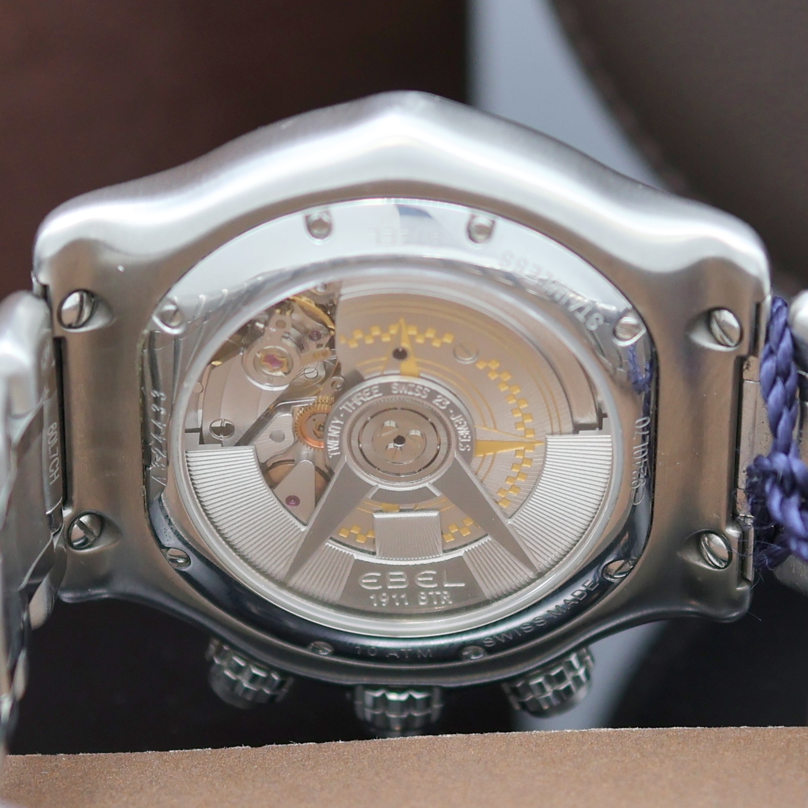 Detail g: EBEL 1911 BTR GMT Armbandchronograph Chronometer Referenz 9240L70, Schweiz verk. lt. Pap. 11/2014, Automatik, Edelstahlgeh. beids. vergl., Boden ...