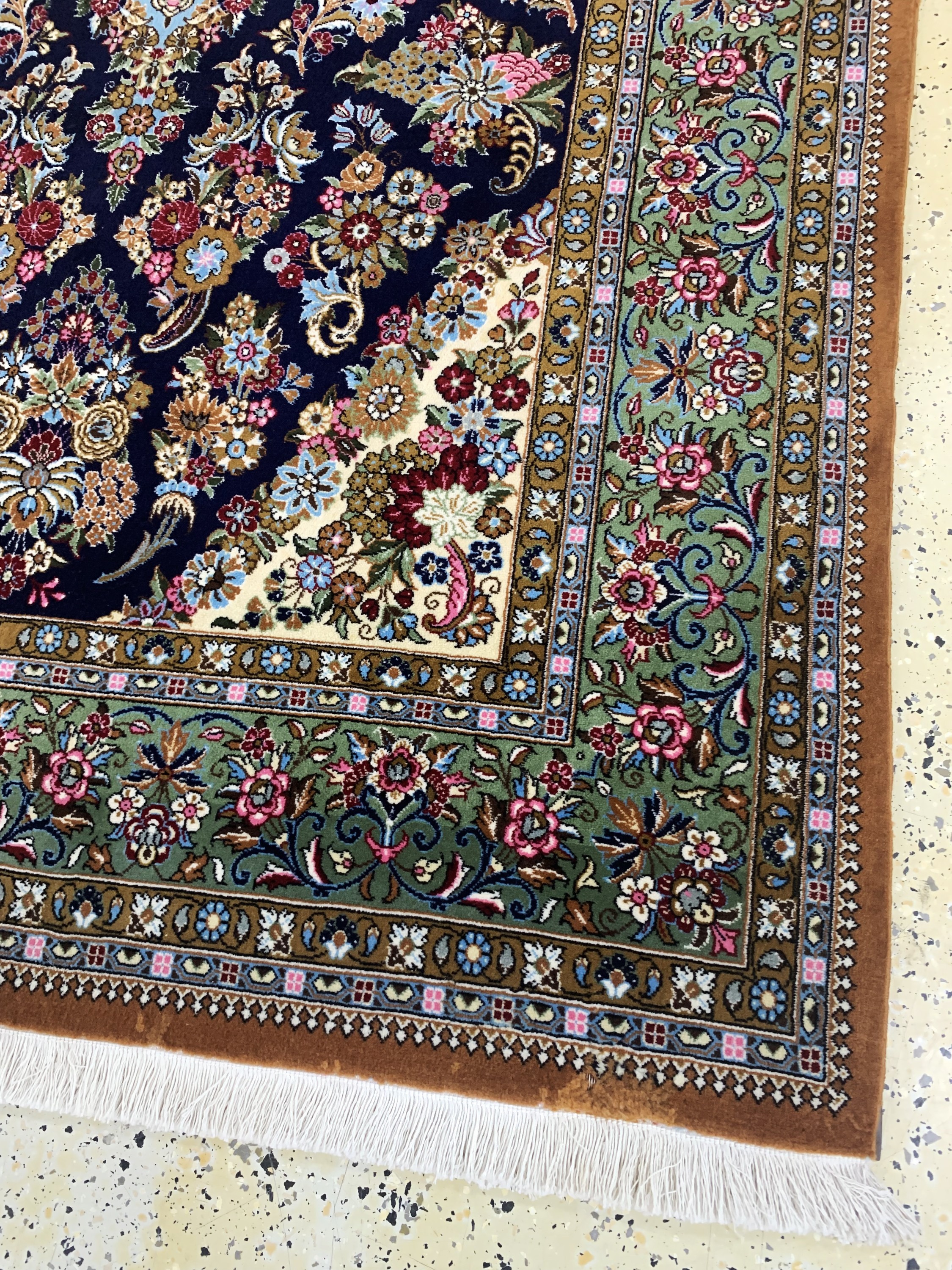 Detail d: Ghom Kork, Persien, Ende 20.Jhd, Korkwolle auf Baumwolle, ca. 230 x 145 cm, gereinigt, EHZ: 1-2, (Mottenfraß am Rand)