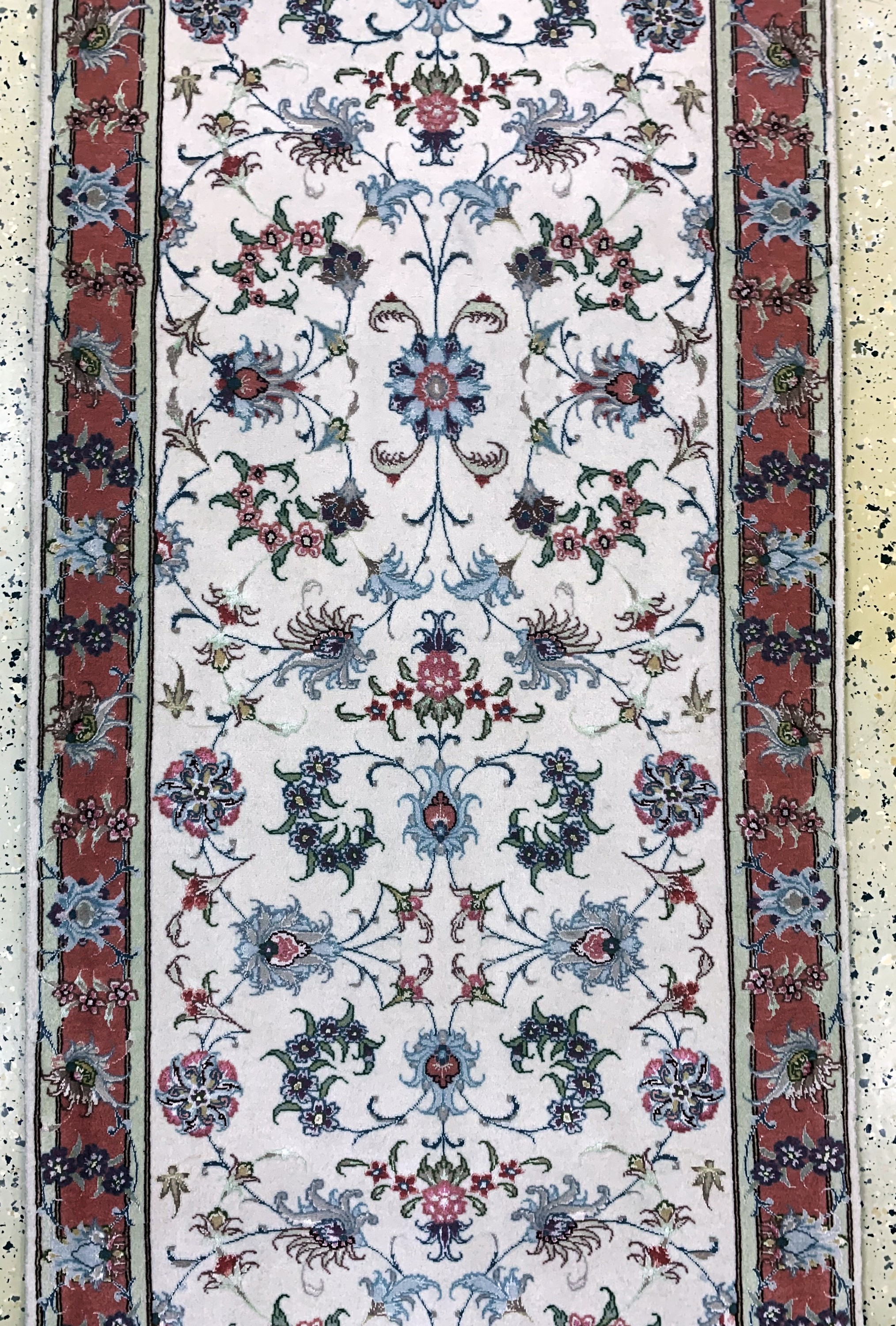 Detail b: Täbriz fein(50 Raj), Persien, Ende 20.Jhd, Korkwolle mit Seide, ca. 312 x 74 cm, ca. 500.000 Kn/qm, nahezu neuwertig