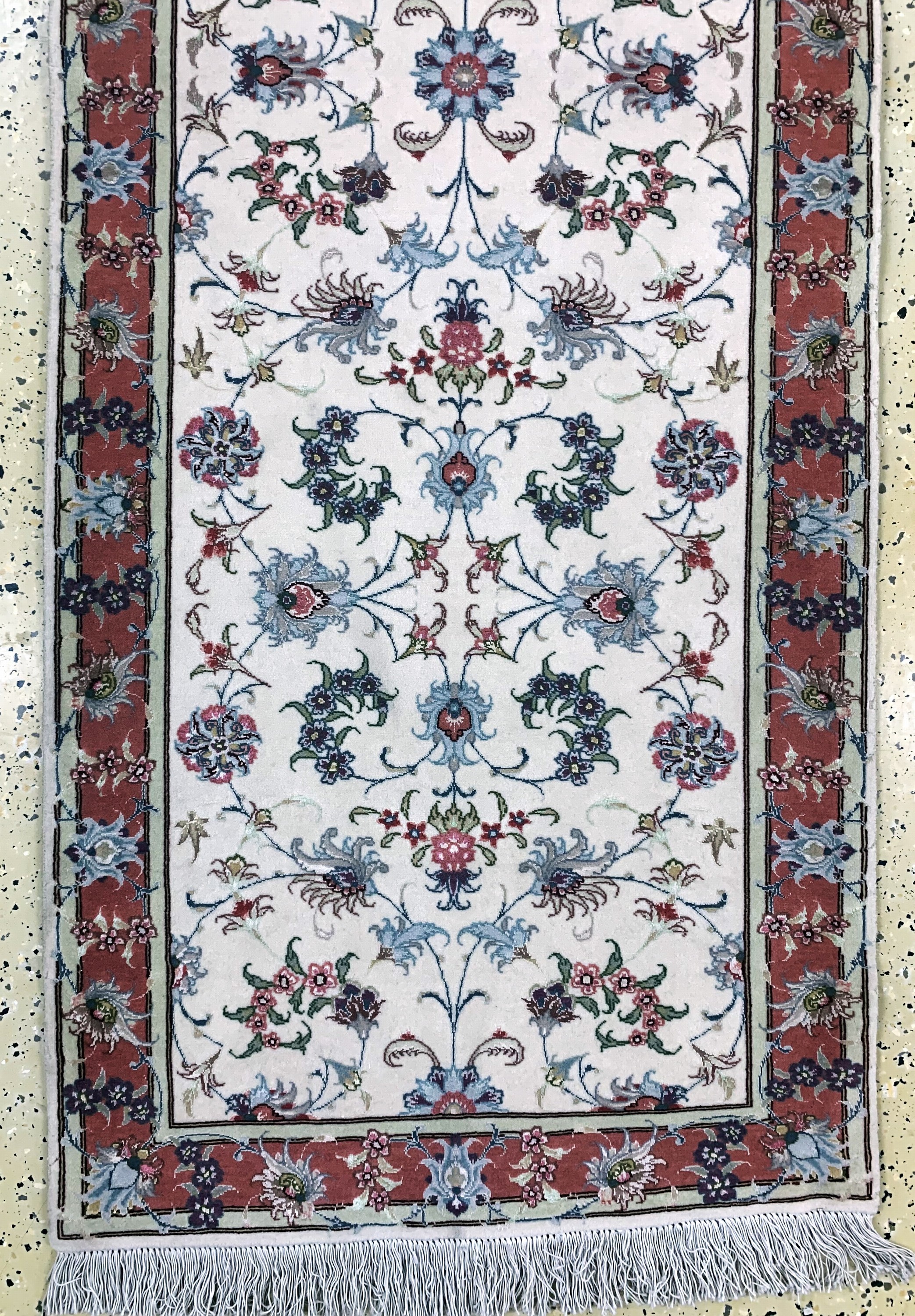 Detail c: Täbriz fein(50 Raj), Persien, Ende 20.Jhd, Korkwolle mit Seide, ca. 312 x 74 cm, ca. 500.000 Kn/qm, nahezu neuwertig