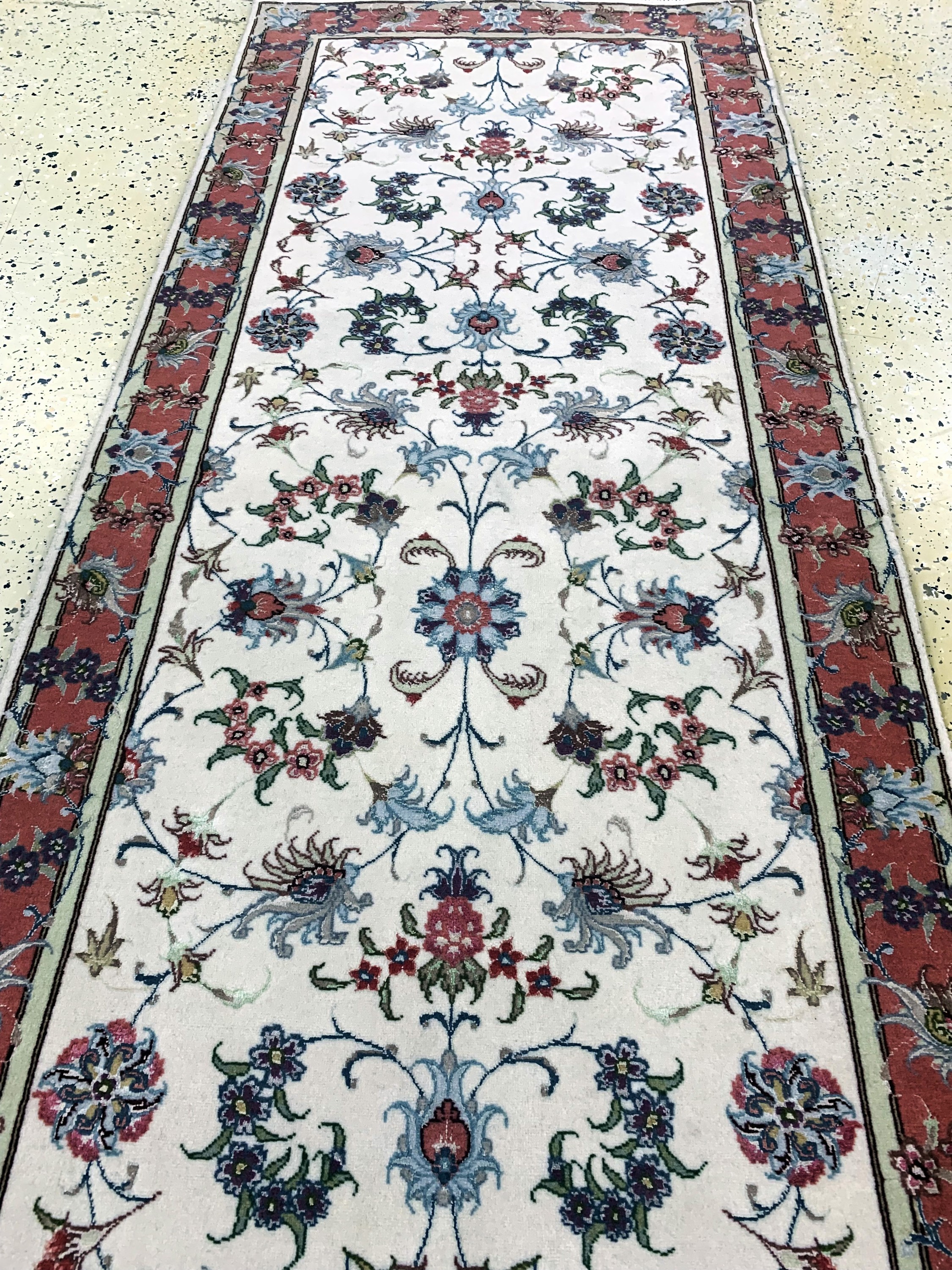 Detail d: Täbriz fein(50 Raj), Persien, Ende 20.Jhd, Korkwolle mit Seide, ca. 312 x 74 cm, ca. 500.000 Kn/qm, nahezu neuwertig