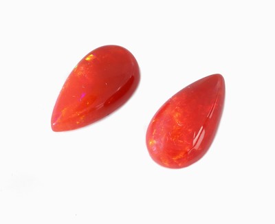 Image 26975782 - Lot 2 lose rote Opale, zus. ca. 10.15 ct, tropfenf. Cabochons, 1 x 4.96 ct, ca. 17.84 x ...