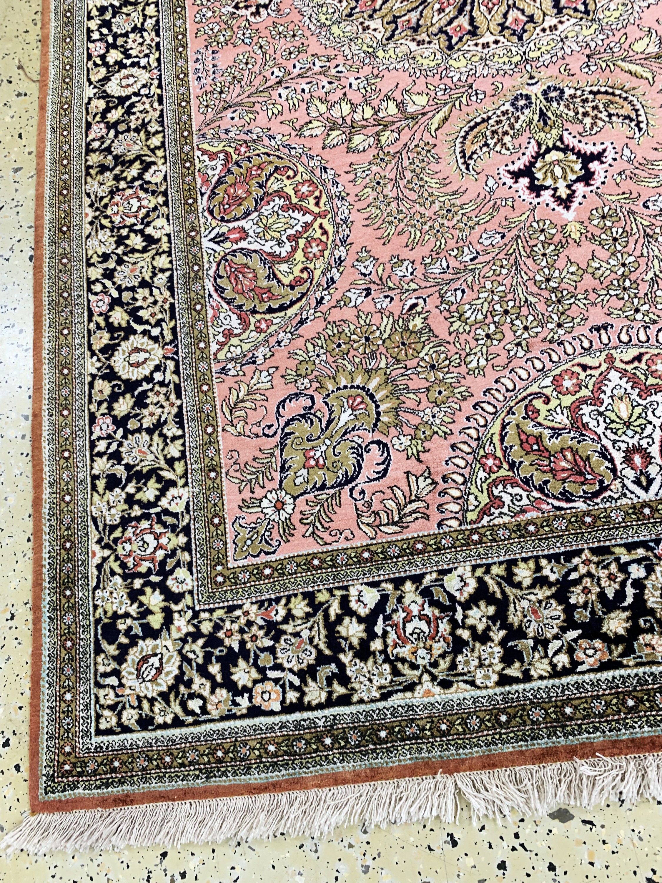 Detail f: Ghom Seide alt, Persien, Mitte 20.Jhd, reine Naturseide, ca. 212 x 140 cm, leicht verfärbt, EHZ: 1-2
