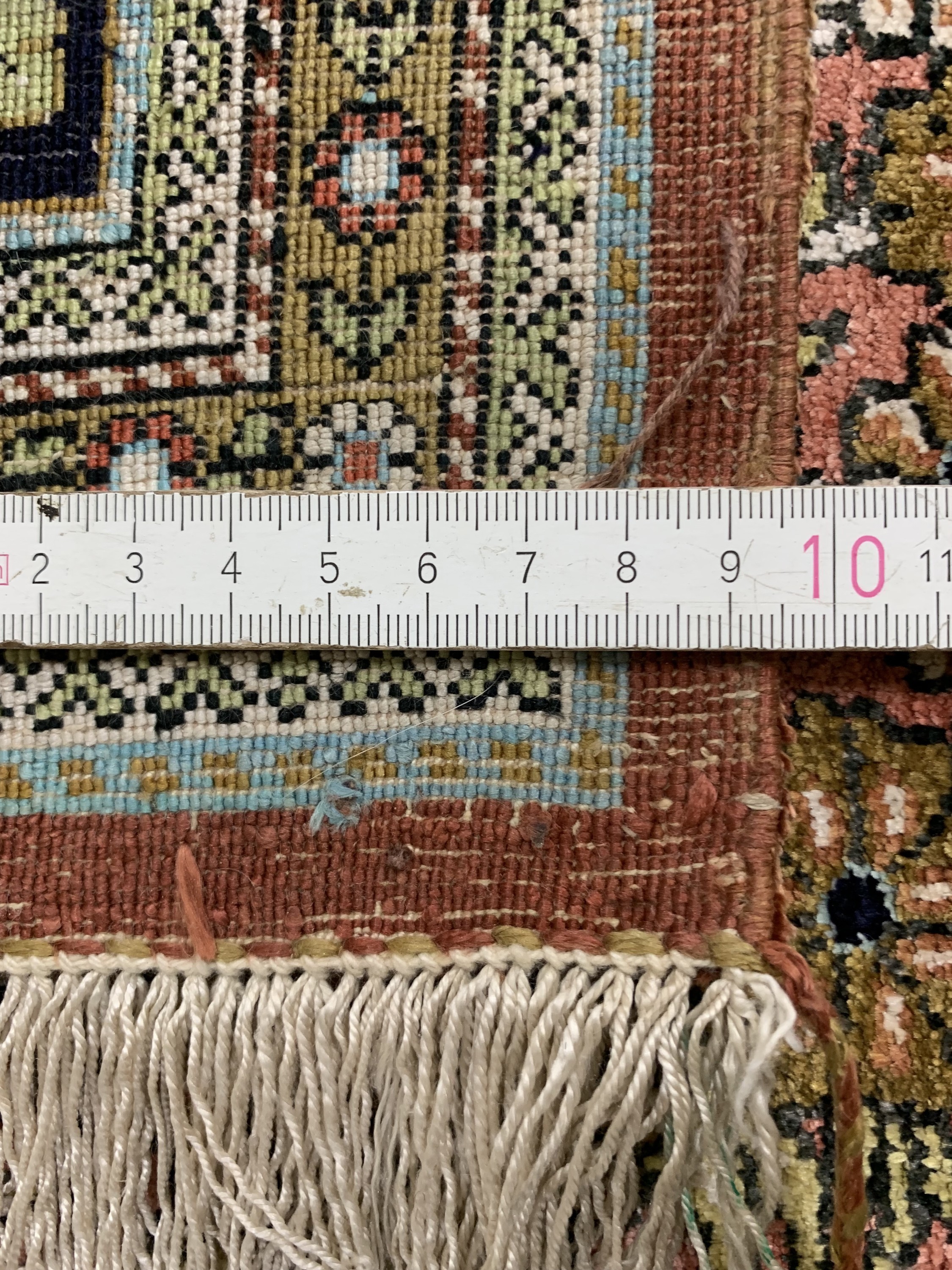 Detail h: Ghom Seide alt, Persien, Mitte 20.Jhd, reine Naturseide, ca. 212 x 140 cm, leicht verfärbt, EHZ: 1-2