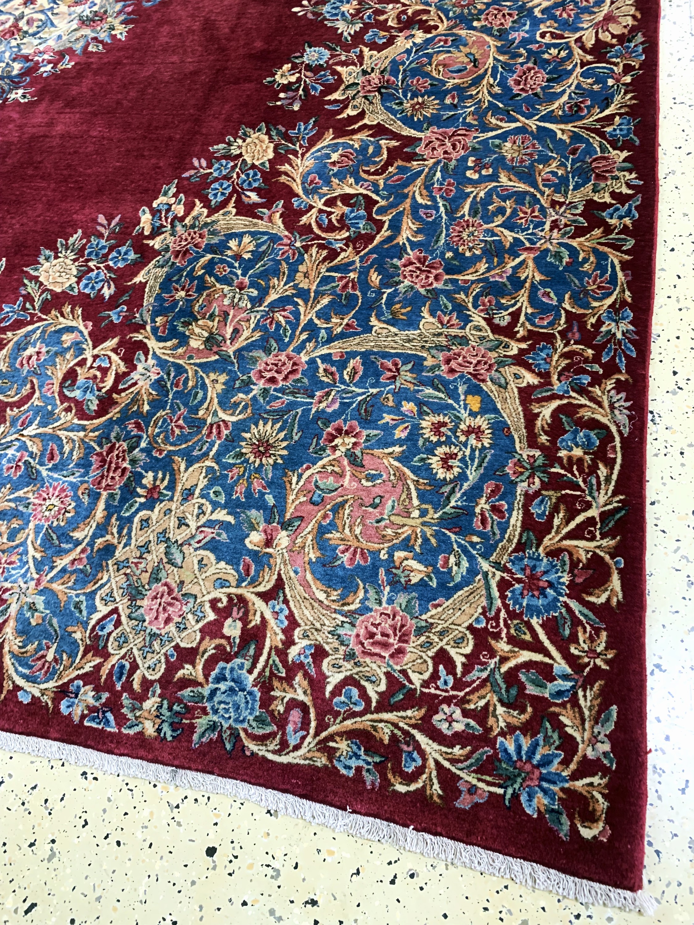 Detail a: Kerman Kork fein Persien, signiert"Ardjmandan", Anfang 20.Jhd, Korkwolleauf Baumwolle, ca. 400 x 290 cm, gereinigt, EHZ: 1-2(restauriert)