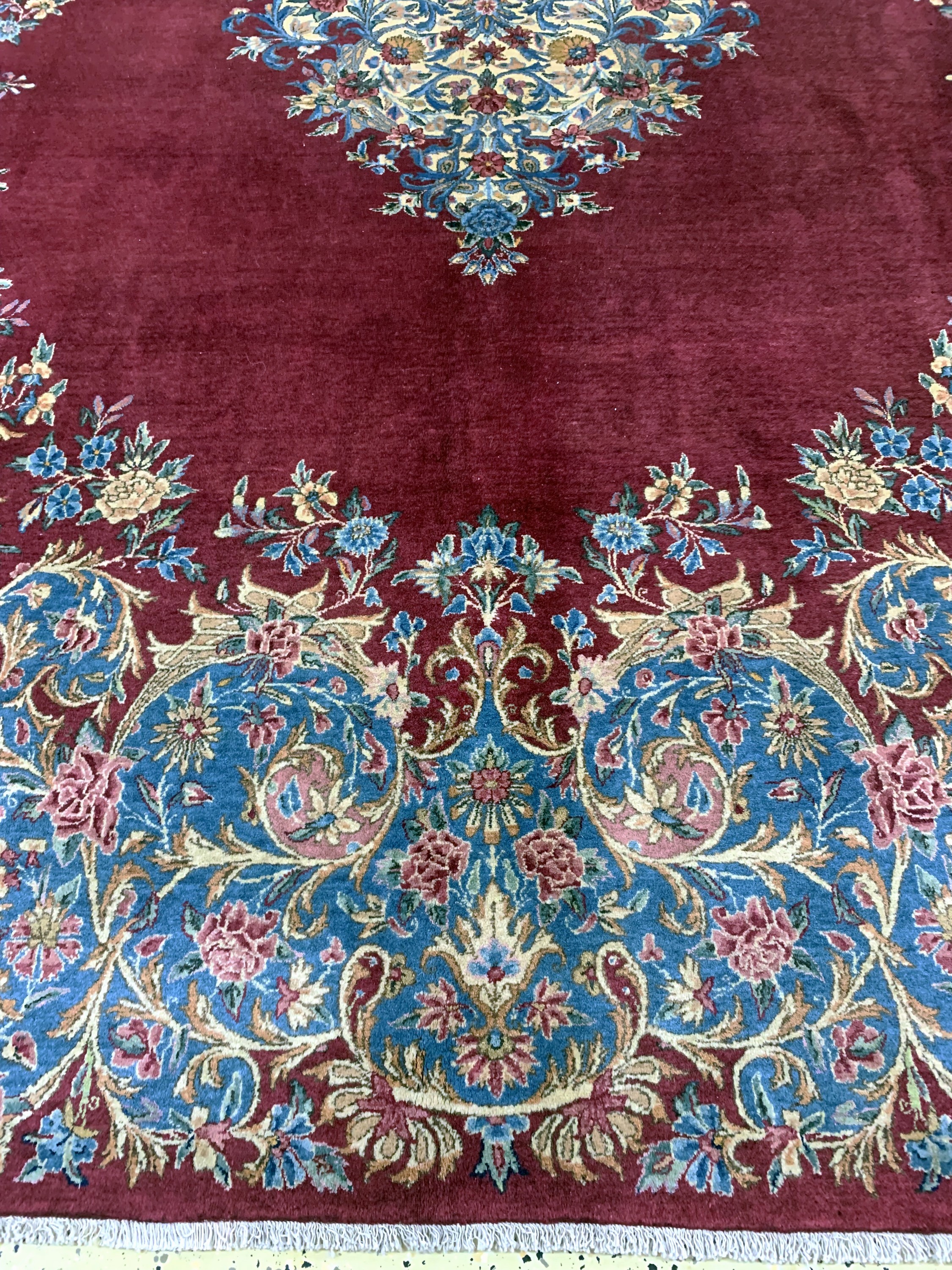Detail b: Kerman Kork fein Persien, signiert"Ardjmandan", Anfang 20.Jhd, Korkwolleauf Baumwolle, ca. 400 x 290 cm, gereinigt, EHZ: 1-2(restauriert)