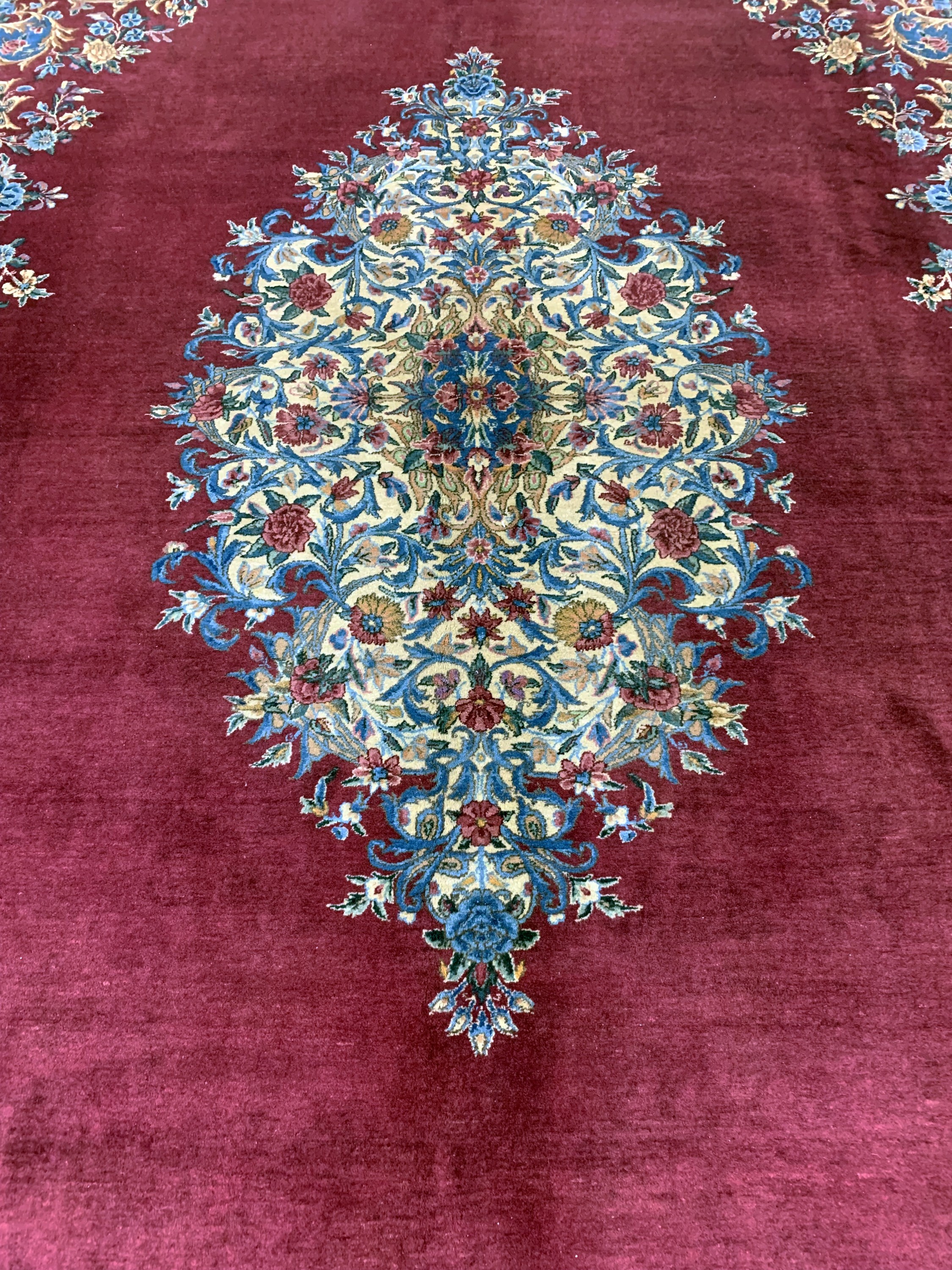 Detail d: Kerman Kork fein Persien, signiert"Ardjmandan", Anfang 20.Jhd, Korkwolleauf Baumwolle, ca. 400 x 290 cm, gereinigt, EHZ: 1-2(restauriert)