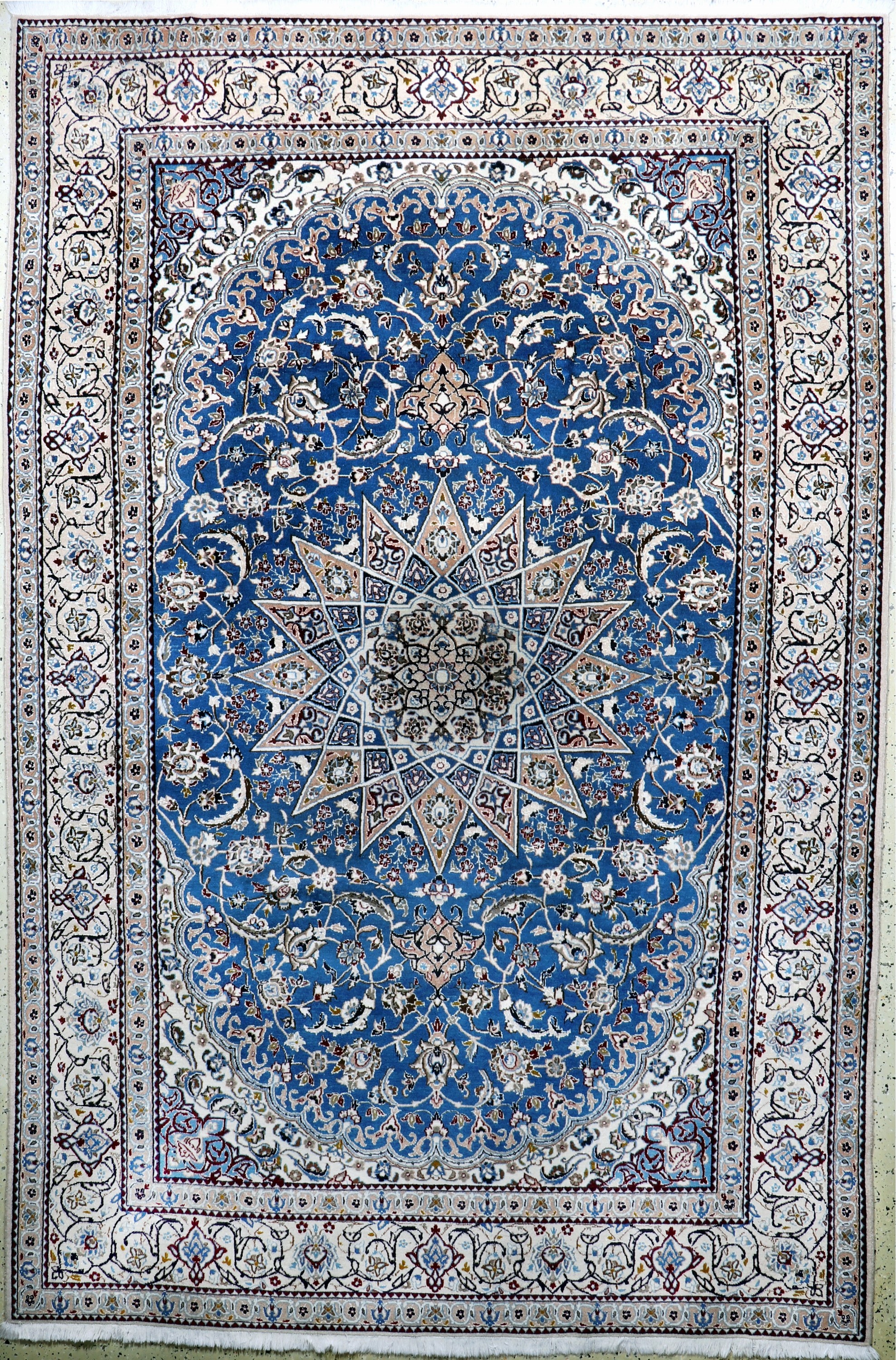 Nain fein(9 La), Persien, Ende 20.Jhd, Wolle mit Seide, ca. 325 x 214 cm, gereinigt, EHZ: 2