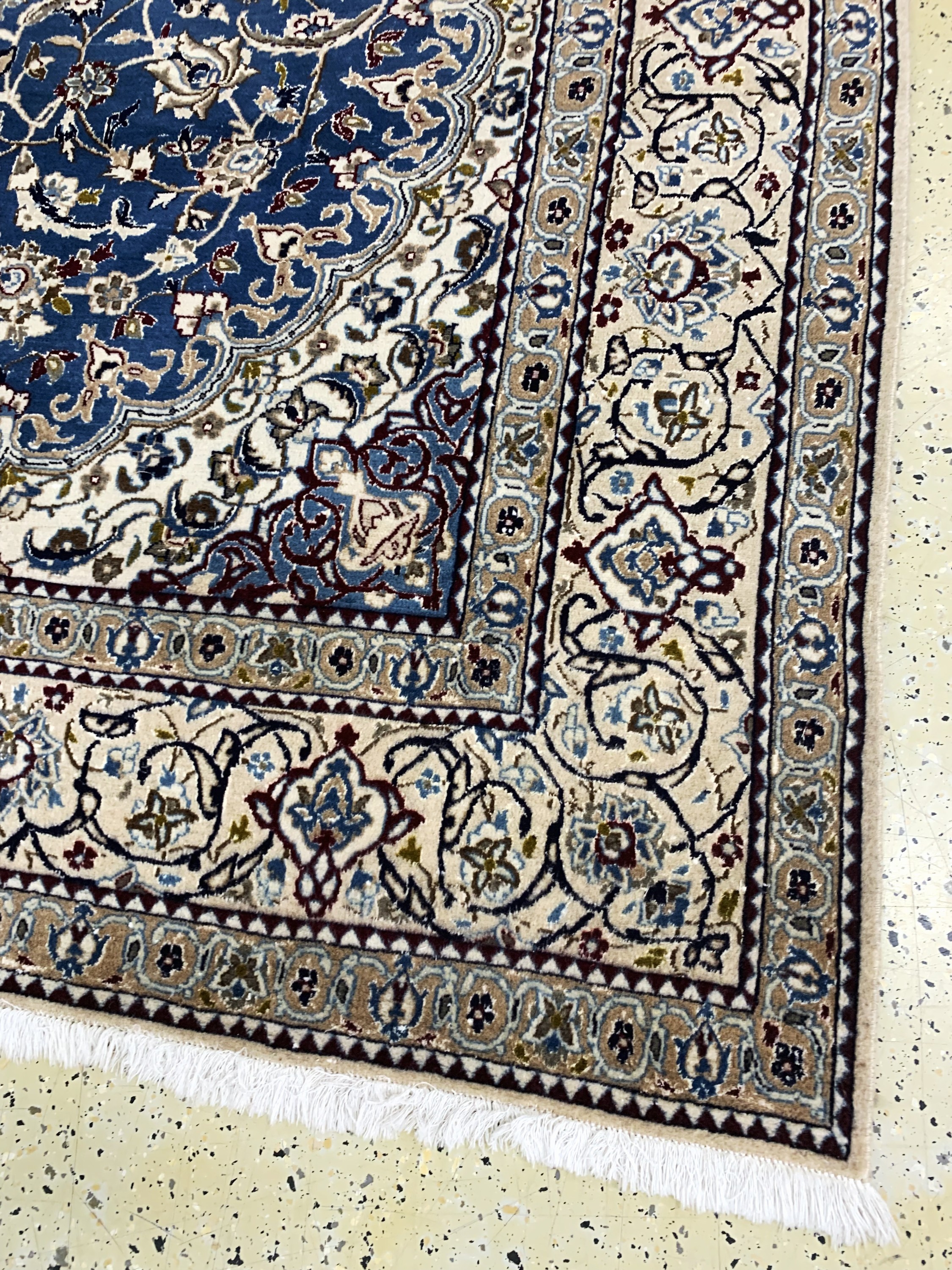 Detail e: Nain fein(9 La), Persien, Ende 20.Jhd, Wolle mit Seide, ca. 325 x 214 cm, gereinigt, EHZ: 2