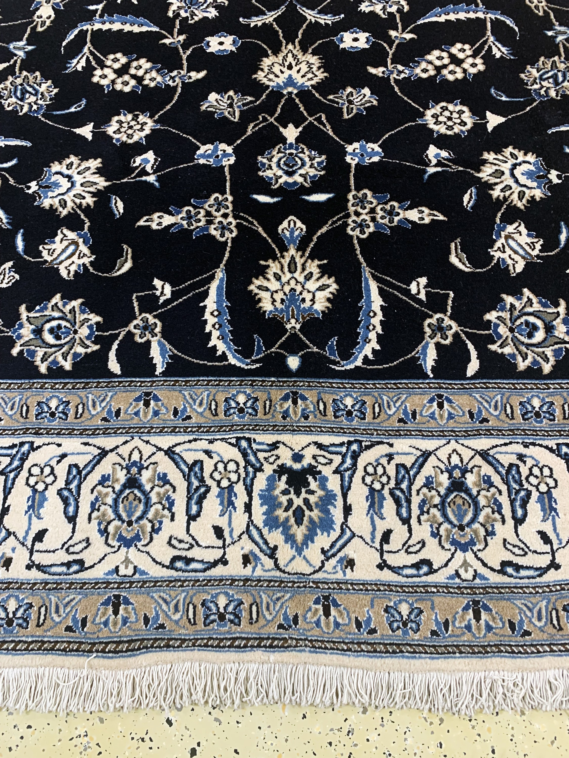 Detail b: Nain, Persien, Ende 20.Jhd, Wolle auf Baumwolle, ca. 290 x 250 cm, EHZ: 1-2