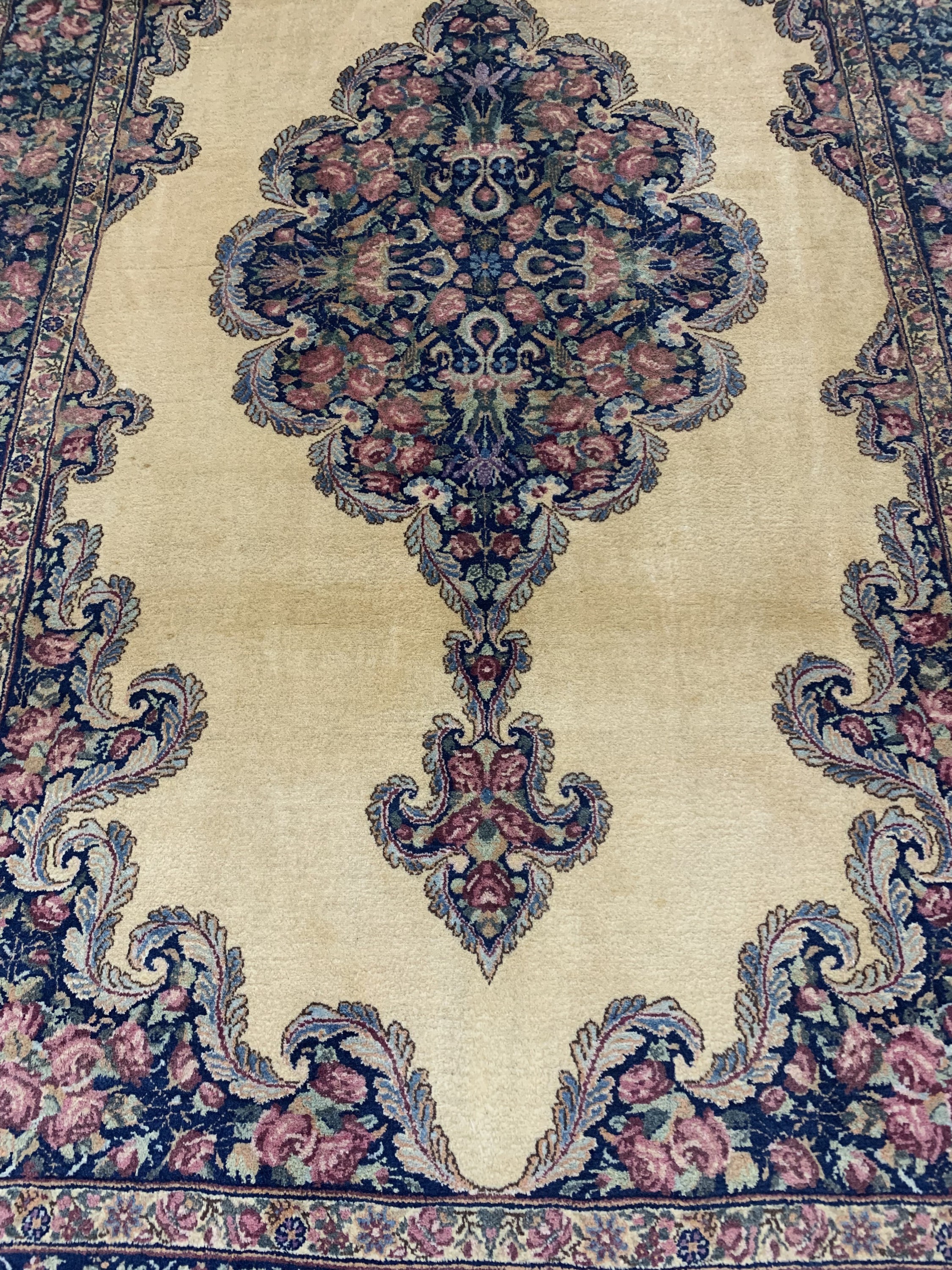 Detail c: Kerman"Lawar"Kork fein, Persien, Mitte 20.Jhd, Korkwolle auf Baumwolle, ca. 215 x 120cm, gereinigt, EHZ: 2