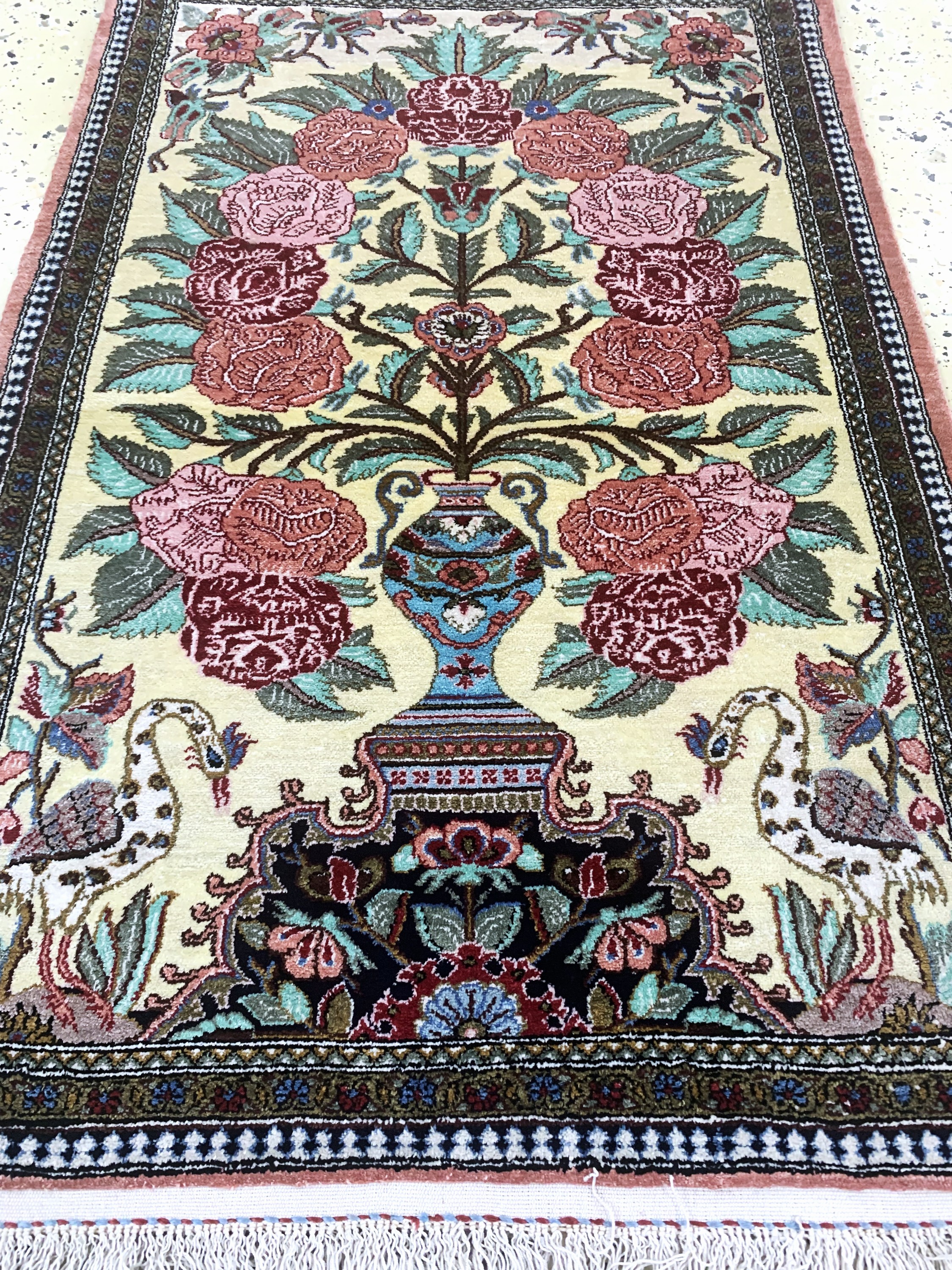 Detail d: 1 paar Ghom Seide, Persien, Mitte 20.Jhd, reine Naturseide, ca. 90 x 60 cm, nahezu neuwertig