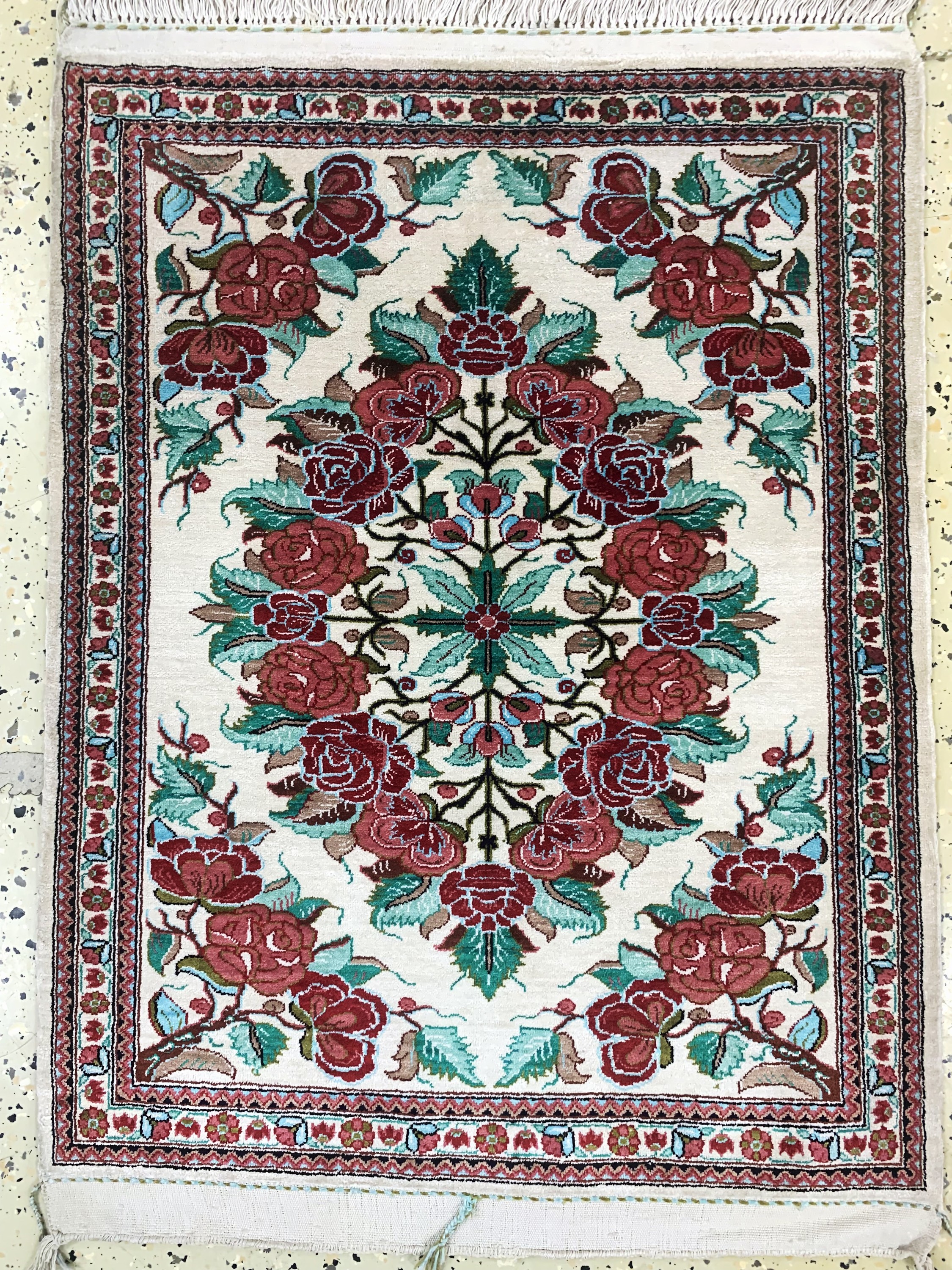Detail d: 1 paar Ghom Seide, Persien, Mitte 20.Jhd, reine Naturseide, ca. 82 x 61 cm, nahezu neuwertig
