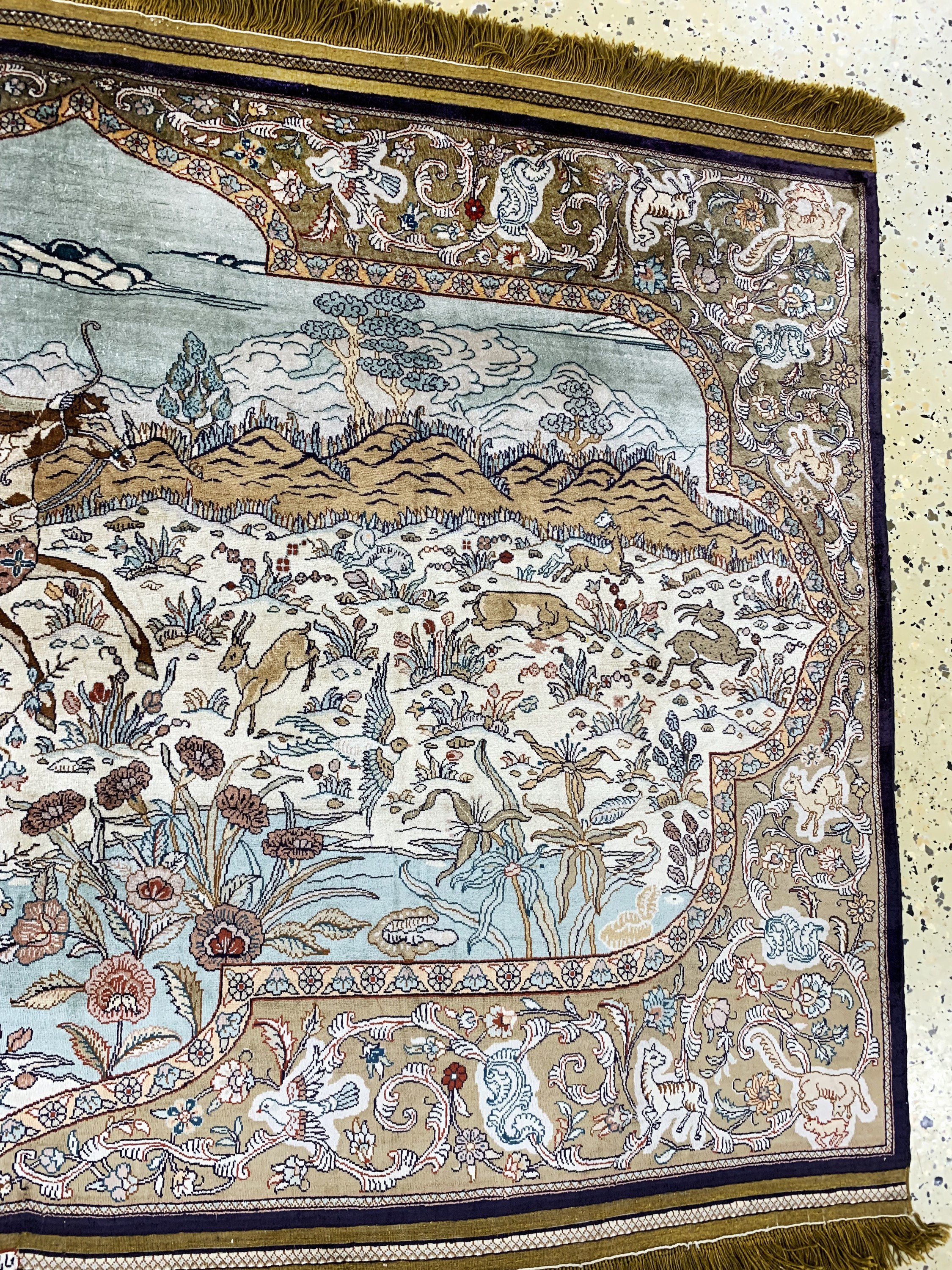Detail d: Hereke Seide fein, China, Mitte 20 Jhd, reine Naturseide, ca. 140 x 95 cm, ca. 1,0 Mio. Kn/qm, EHZ: 1-2