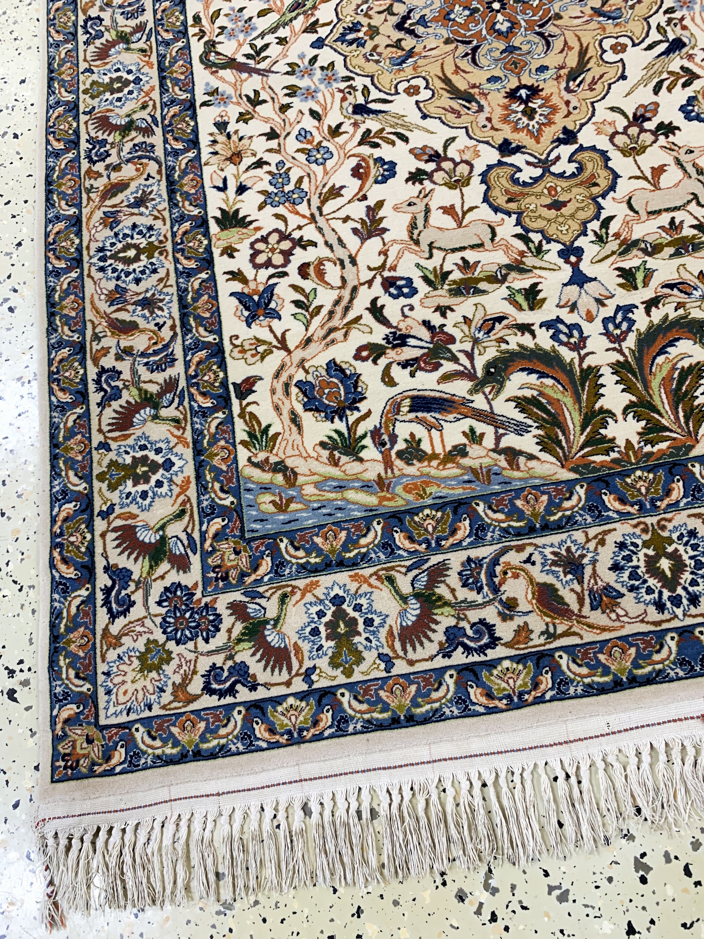 Detail b: Esfahan fein(10 Kheft), Persien, Anfang 20.Jhd, Korkwolle auf Seide, ca. 155 x 110 cm,ca. 1,0 Mio. Kn/qm, EHZ: 1-2