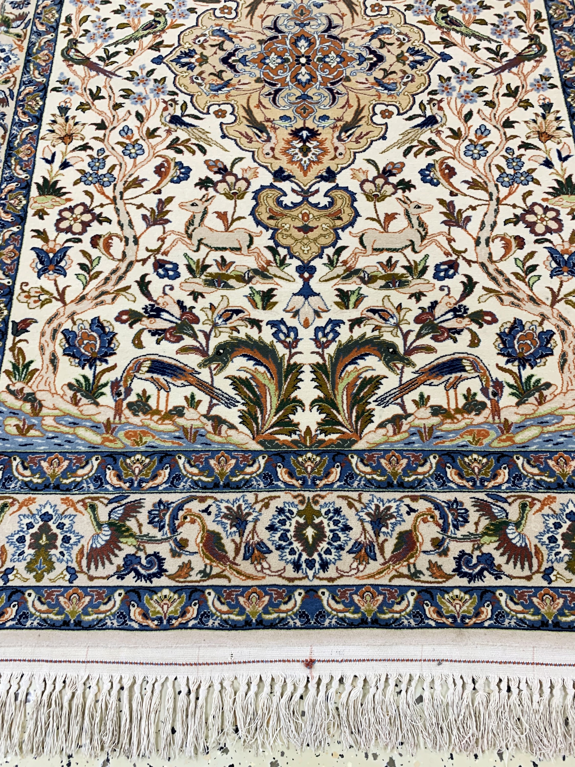 Detail c: Esfahan fein(10 Kheft), Persien, Anfang 20.Jhd, Korkwolle auf Seide, ca. 155 x 110 cm,ca. 1,0 Mio. Kn/qm, EHZ: 1-2