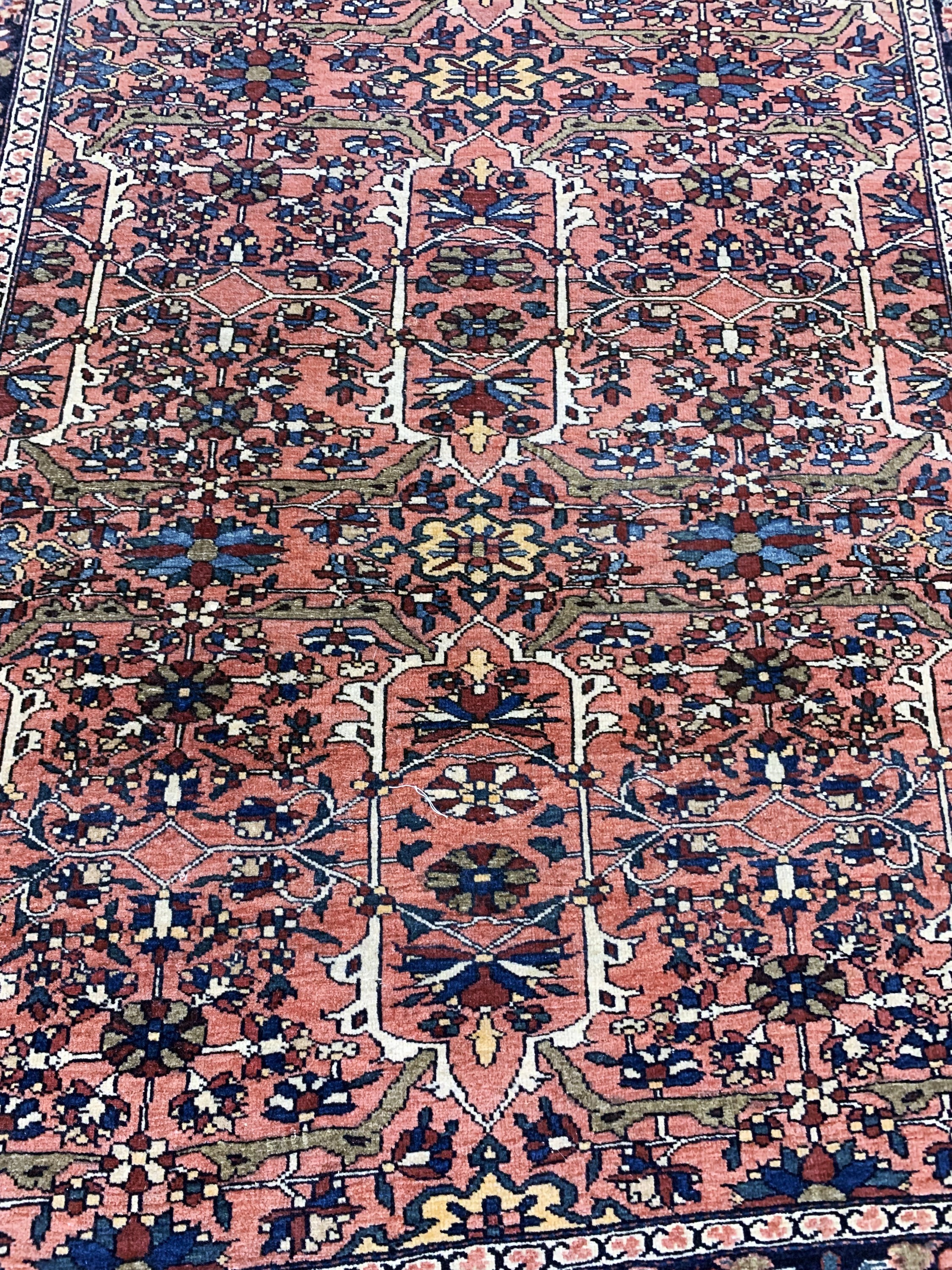 Detail c: Antiker Farahan, Persien, um 1900, Wolle auf Baumwolle, ca. 150 x 105 cm, EHZ: 2, (Abschlüsse restauriert)