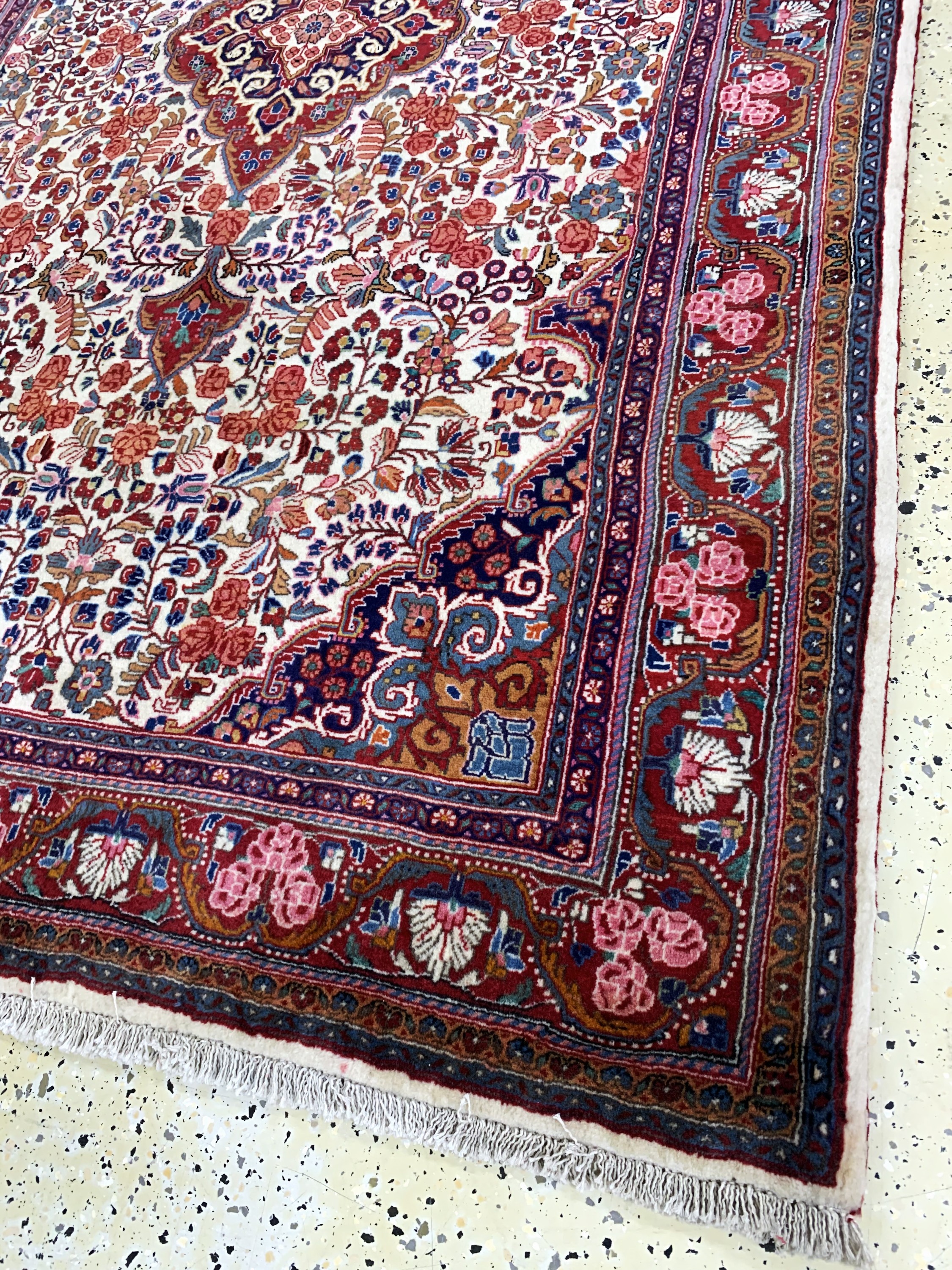 Detail c: Ghiasabad Kork fein, Persien, Mitte 20.Jhd,Korkwolle auf Baumwolle, ca. 214 x 136 cm, EHZ: 1-2