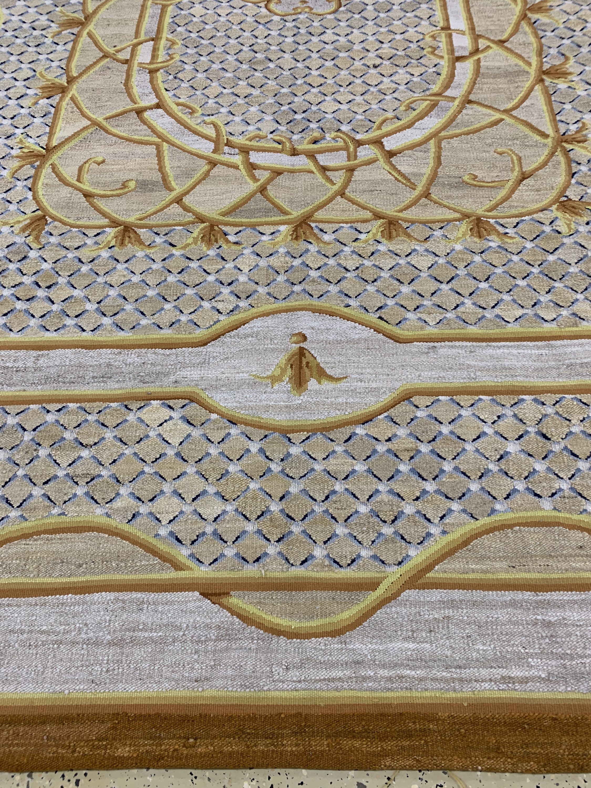 Detail b: Aubusson"flachgewebt", China, Mitte 20.Jhd,Wolle auf Baumwolle, ca. 370 x 270 cm, nehezu neuwertig