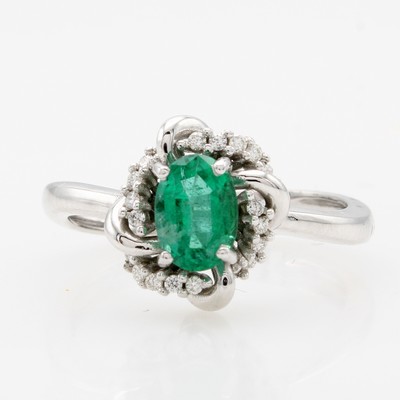 Image Ring mit Smaragd und Brillanten, WG 750/000,Ringkopf mit verschlungenen Elementen, ...