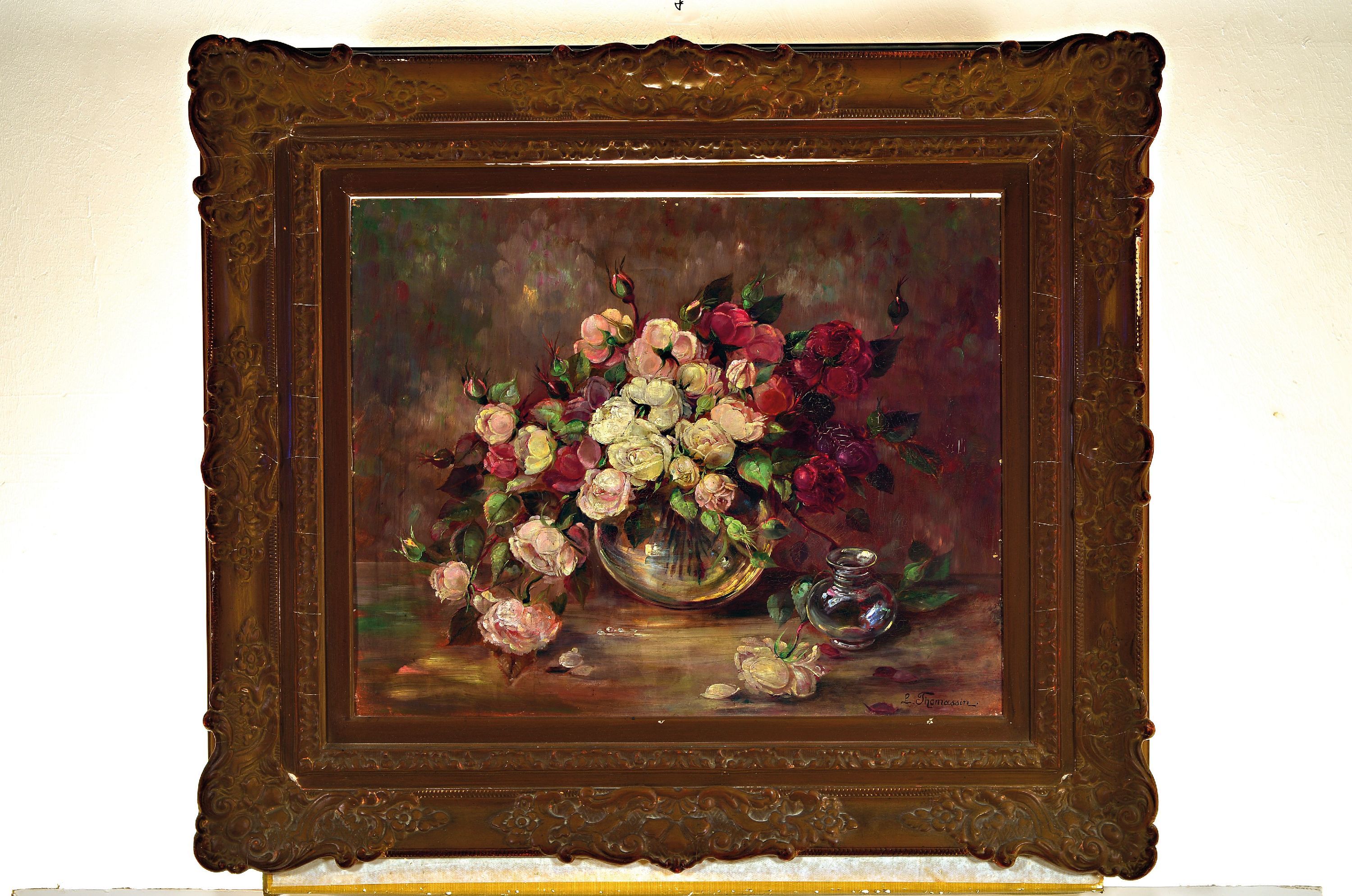 Detail k: Luise Thomassin, 1881-1960 München, bekannte Münchener Stilllebenmalerin, hier: Stillleben mit Rosen in Glasvase, Öl/Malkarton, rechts unten ...