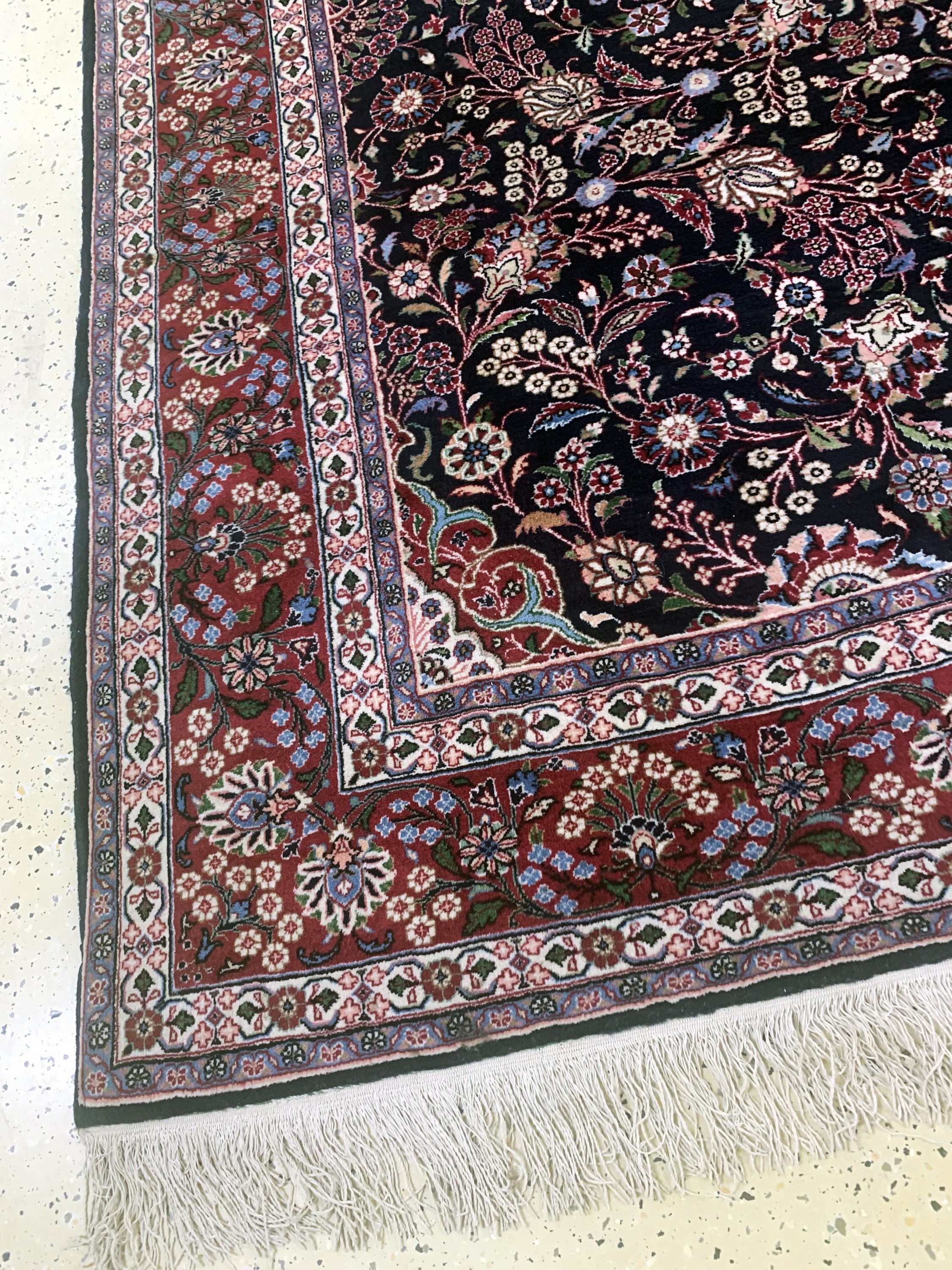 Detail c: Sarogh, Persien, Mitte 20.Jhd., Wolle auf Baumwolle, ca. 303 x 206 cm, EHZ: 2, reinigungsbedürftig