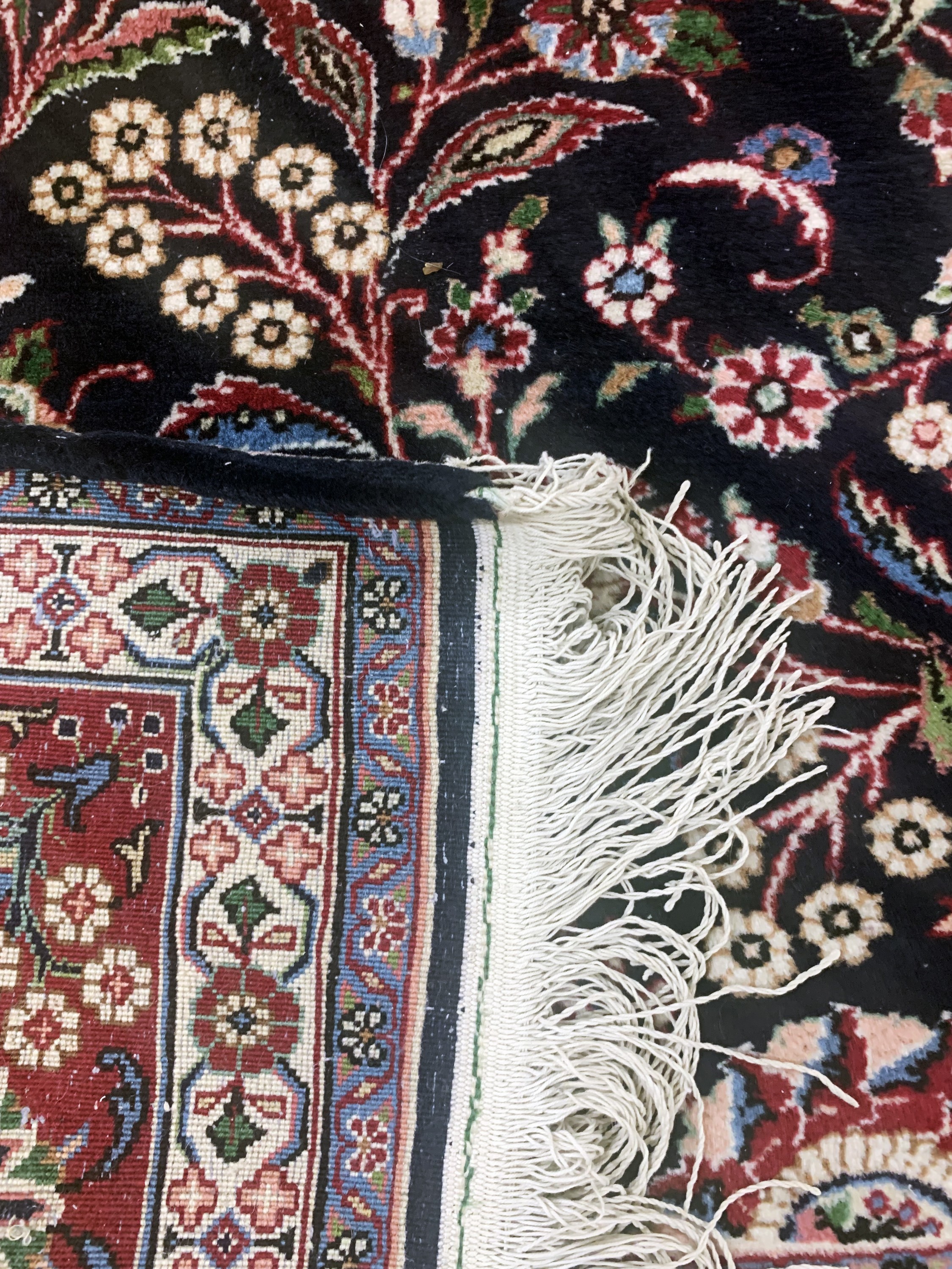 Detail h: Sarogh, Persien, Mitte 20.Jhd., Wolle auf Baumwolle, ca. 303 x 206 cm, EHZ: 2, reinigungsbedürftig