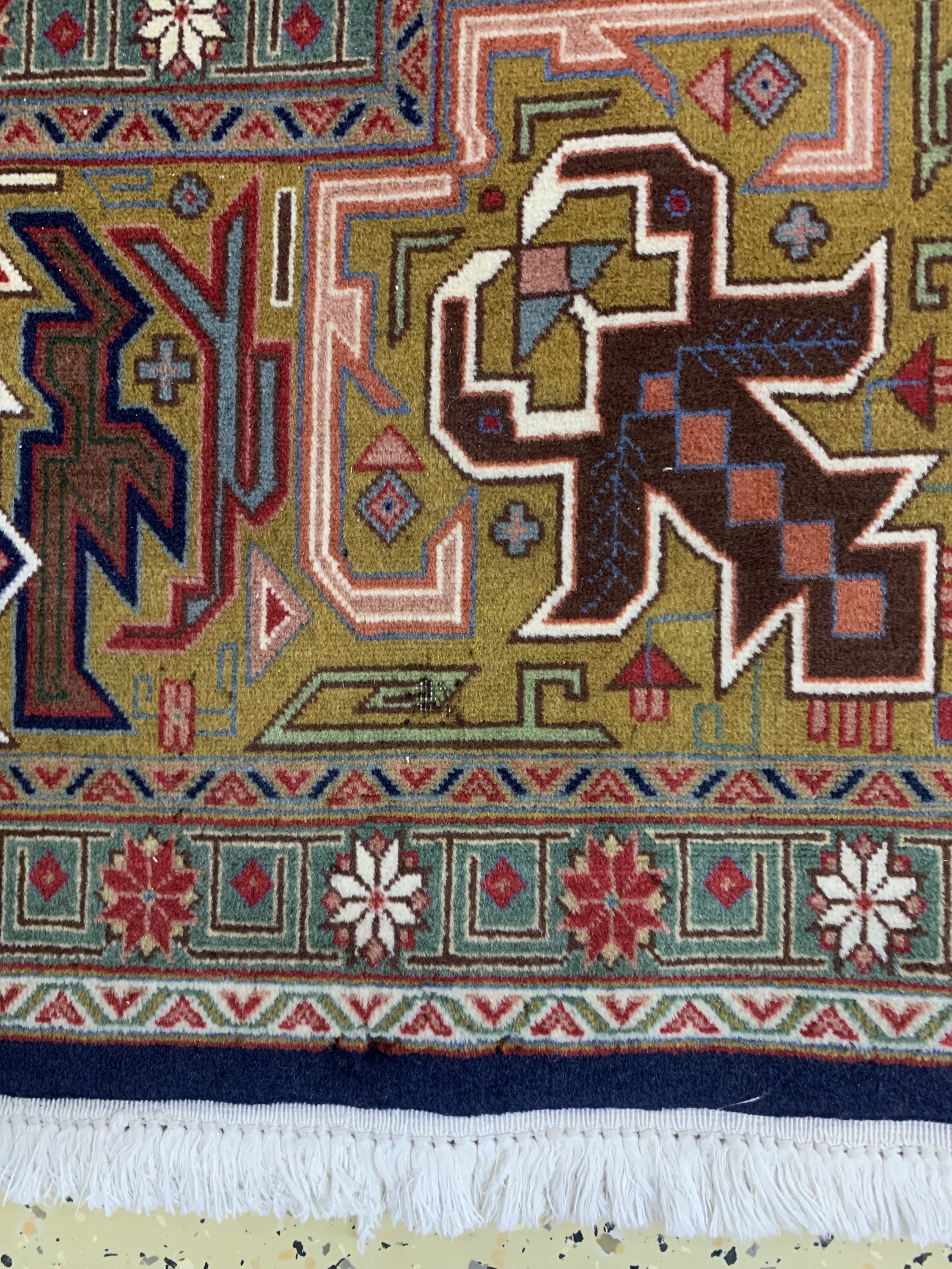 Detail j: Täbriz fein(50 Raj), Persien, Mitte 20.Jhd,Korkwolle auf Baumwolle, ca. 323 x 250 cm, ca.500.000 Kn/qm, gereinigt, EHZ: 2(Mottenfraß)