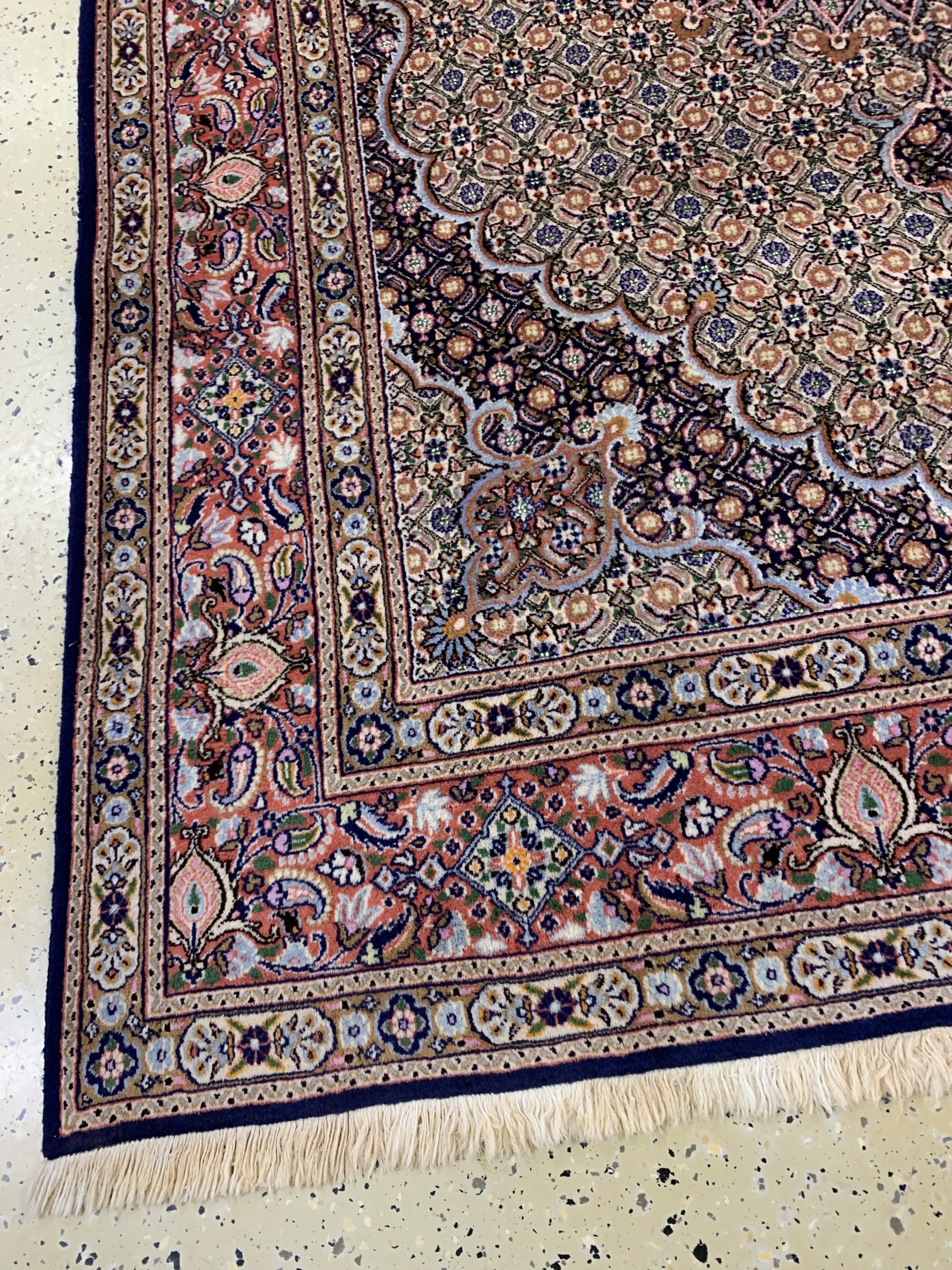 Detail c: Mud fein, Persien, Ende 20.Jhd, Korkwolle mit Seide, ca. 295 x 194 cm, gereinigt, EHZ: 2(Mottenfraß)