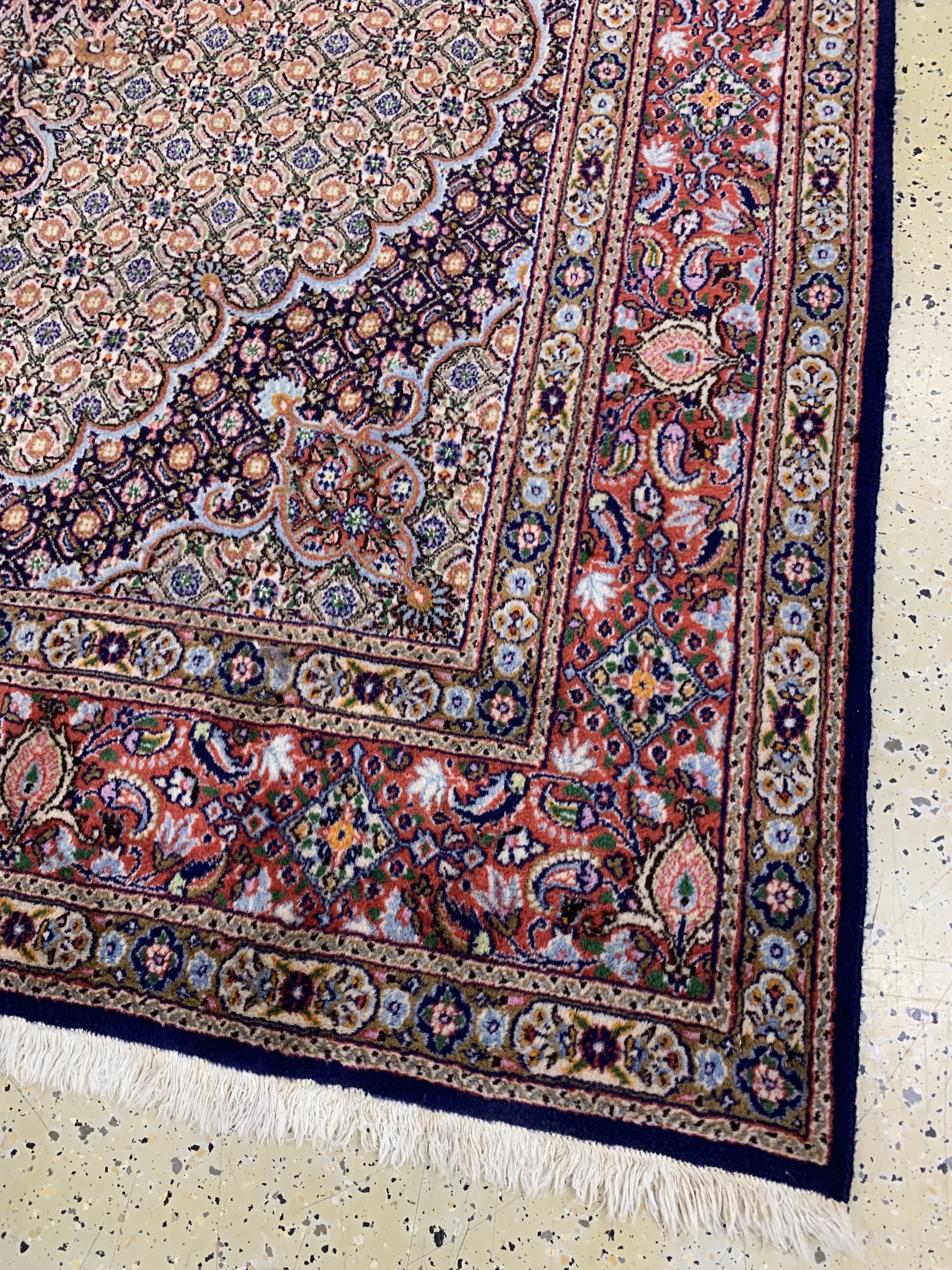 Detail d: Mud fein, Persien, Ende 20.Jhd, Korkwolle mit Seide, ca. 295 x 194 cm, gereinigt, EHZ: 2(Mottenfraß)