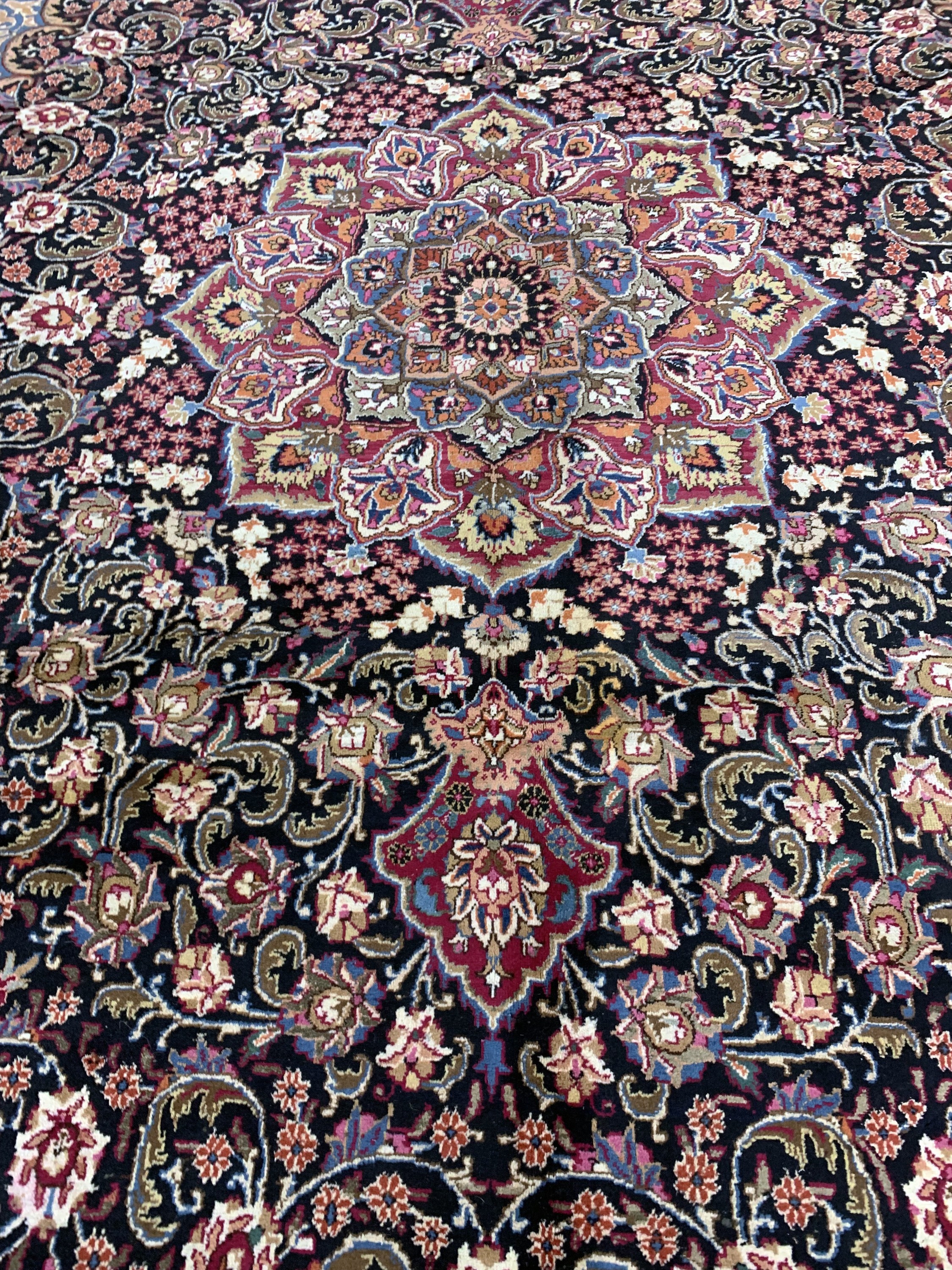 Detail h: Kaschmar, Persien, Ende 20.Jhd, Wolle auf Baumwolle, ca. 385 x 290 cm, nahezu neuwertig