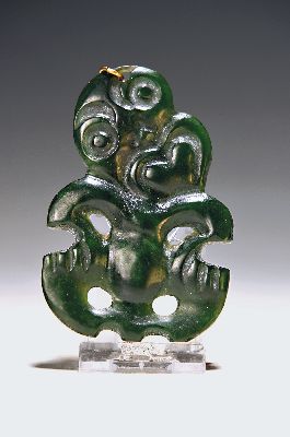 Image Hei Tiki Amulett, Neuseeland, Amulett der Maori, sog. Greenstone, grüner Nephrit ...