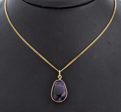 Image 26976245 - Amethyst-Anhänger an 14 kt Gold Kette, Anhänger Metall verg., Kette GG ...