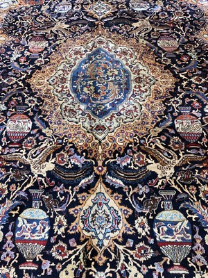26976268d - Kaschmar alt, Persien, Mitte 20.Jhd, Wolle auf Baumwolle, ca. 390 x 297 cm, nahezu ...