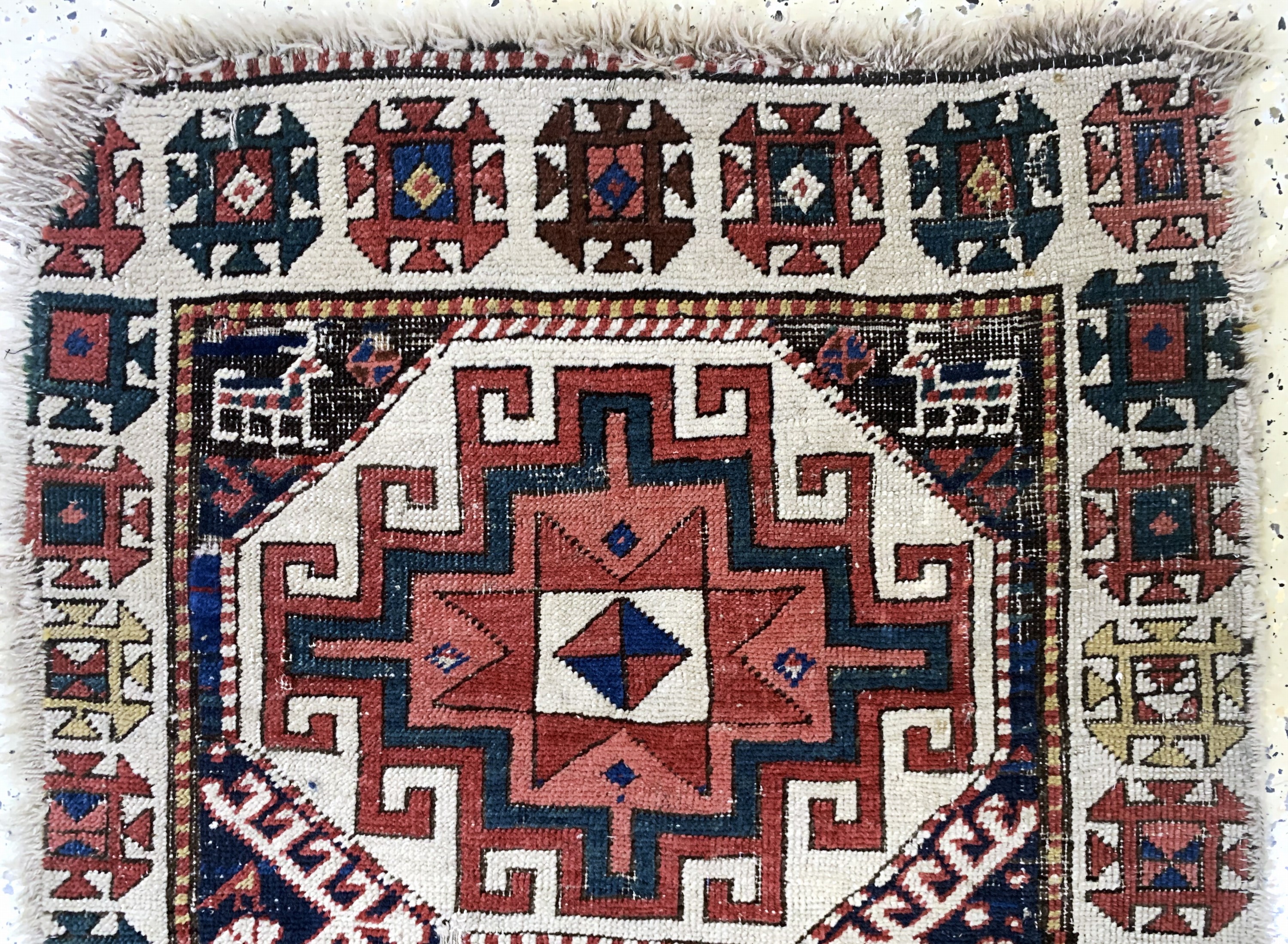 Detail a: Antikes Kazak Fragment, Kaukasus, Anfang 19.Jhd, Wolle auf Wolle, ca. 125 x 75 cm, EHZ: 3