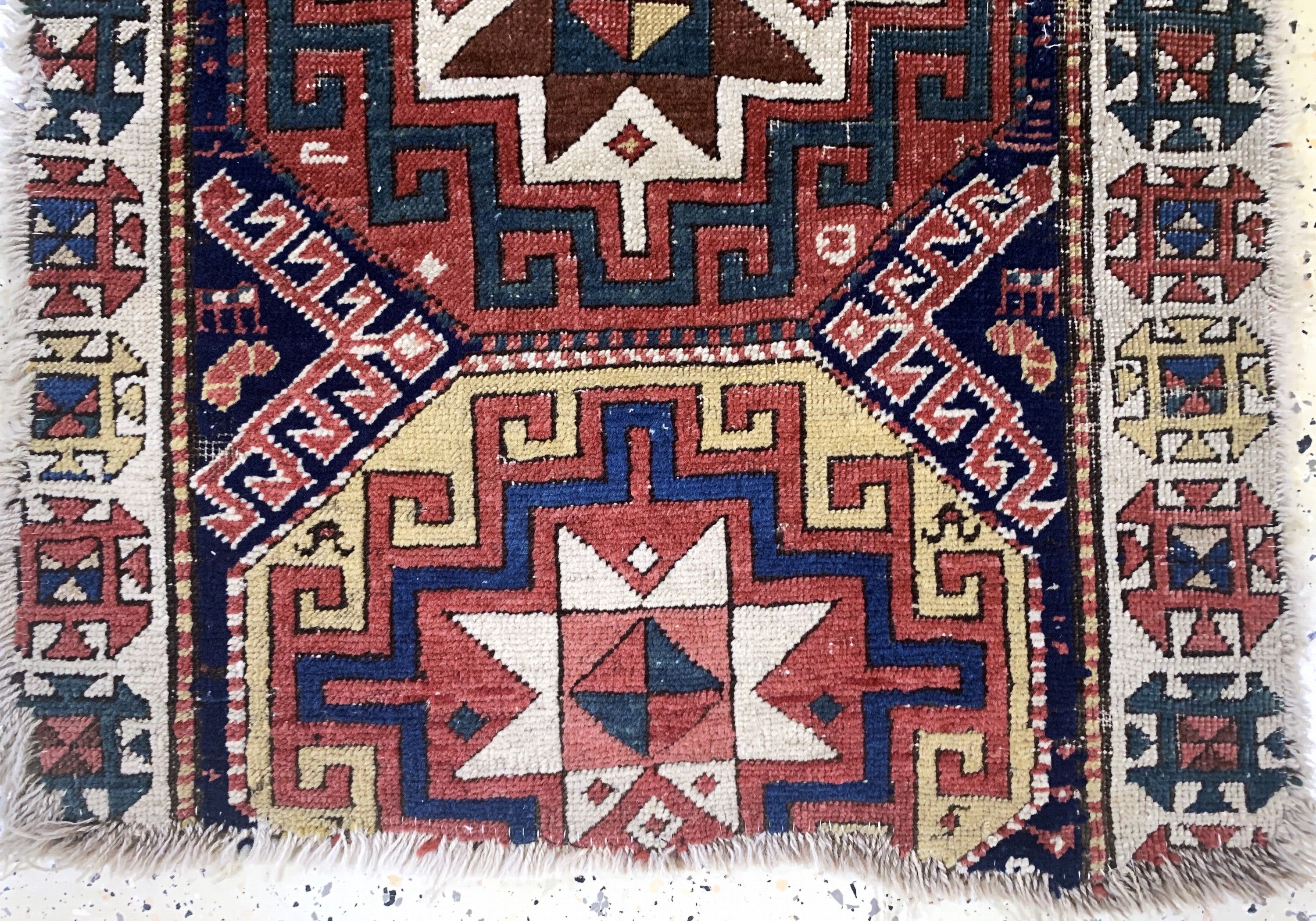 Detail b: Antikes Kazak Fragment, Kaukasus, Anfang 19.Jhd, Wolle auf Wolle, ca. 125 x 75 cm, EHZ: 3