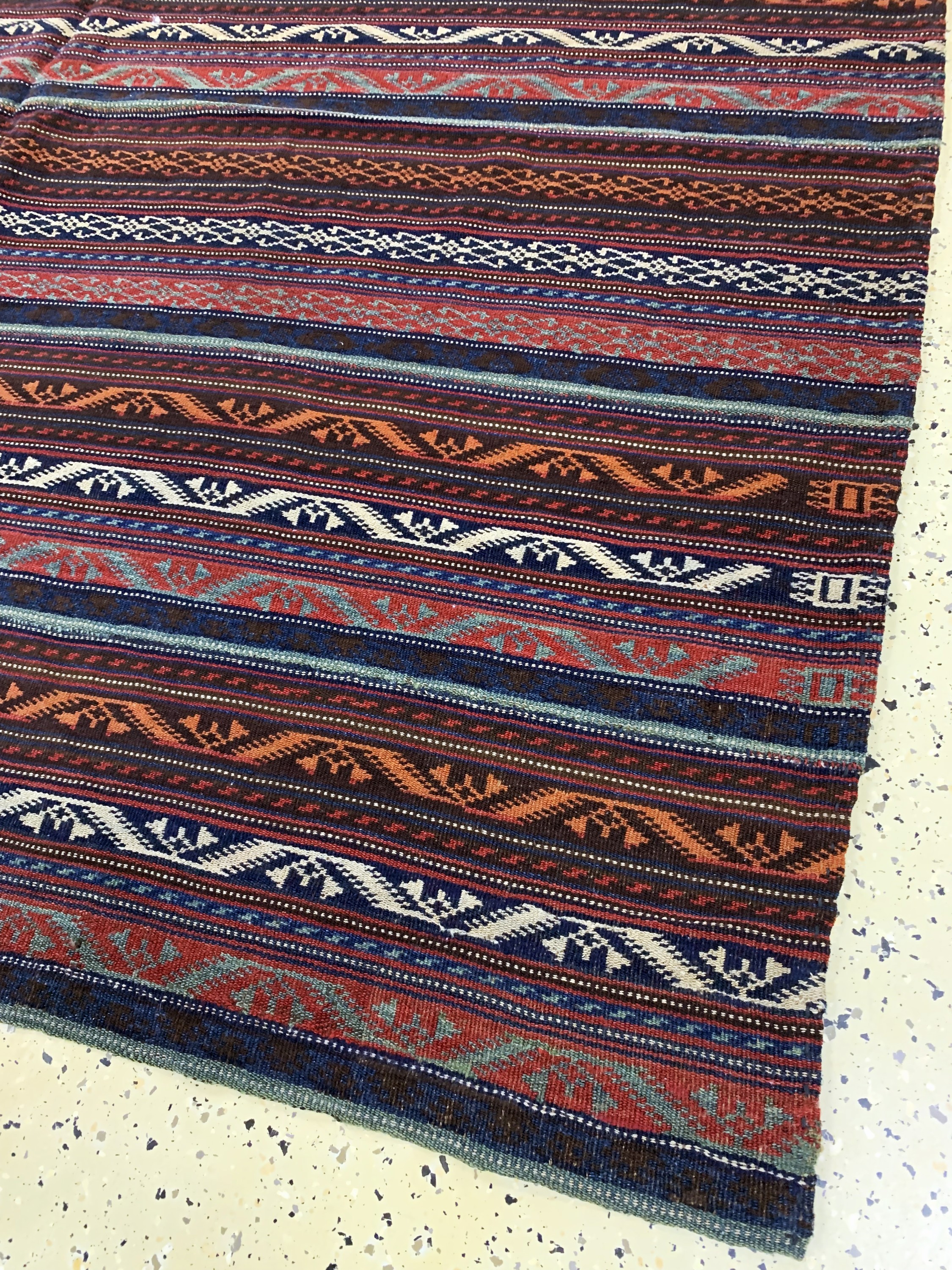 Detail a: Nomaden-Decke"Djajim", Persien, Mitte 20.Jhd, Wolle auf Wolle, ca. 215 x 200 cm, EHZ: 1-2, (7 Bahnig)