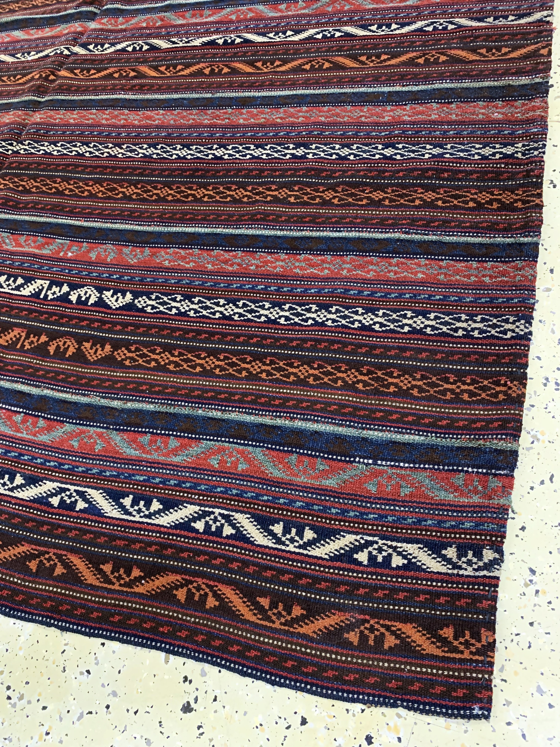 Detail d: Nomaden-Decke"Djajim", Persien, Mitte 20.Jhd, Wolle auf Wolle, ca. 215 x 200 cm, EHZ: 1-2, (7 Bahnig)