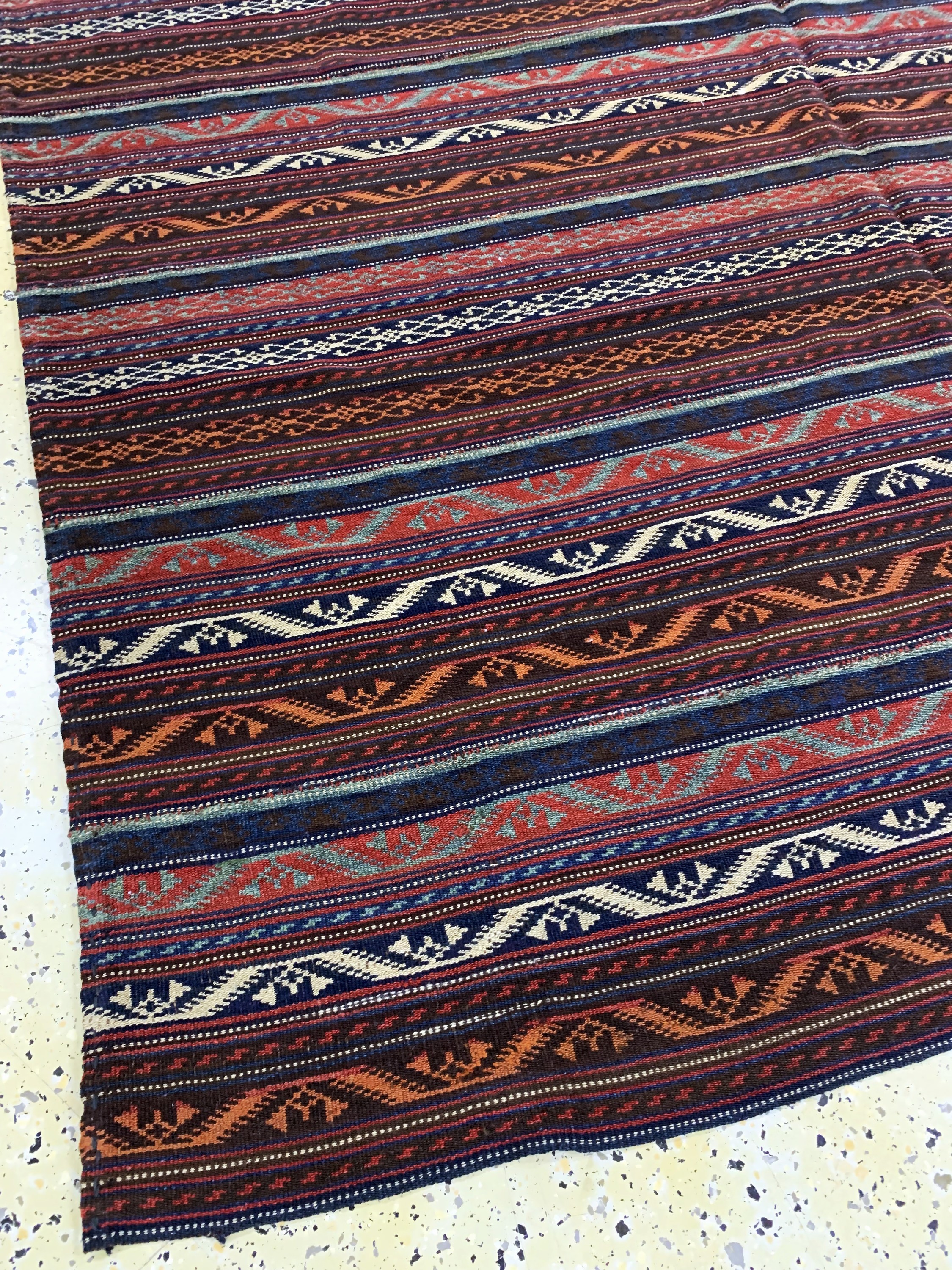 Detail e: Nomaden-Decke"Djajim", Persien, Mitte 20.Jhd, Wolle auf Wolle, ca. 215 x 200 cm, EHZ: 1-2, (7 Bahnig)