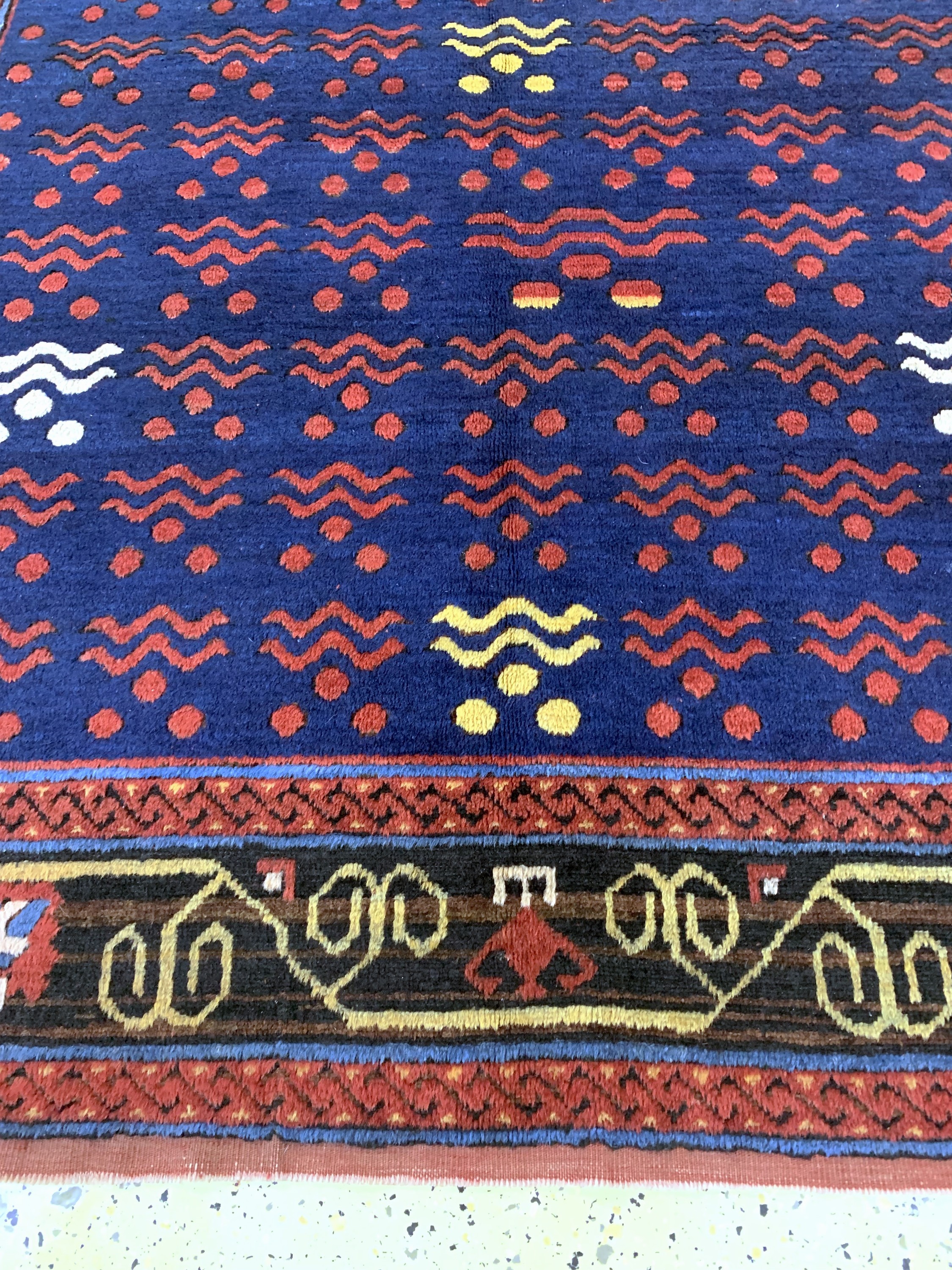 Detail b: Kopie eines"Chintamani-Kazak", Kaukasus, Mitte 20.Jhd, Wolle auf Wolle, ca. 205 x 165 cm, EHZ: 2(oxidiertes Schwarz)